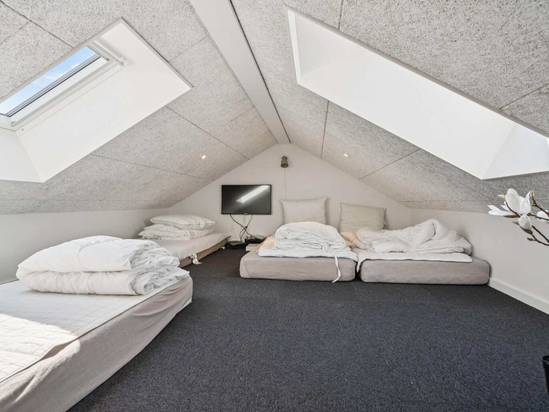 Groots vakantiehuis met zwembad, sauna & zeezicht op 250m van strand - foto 23