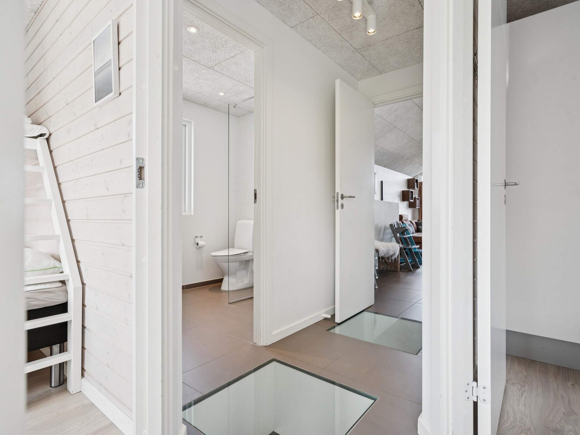 Groots vakantiehuis met zwembad, sauna & zeezicht op 250m van strand - foto 33