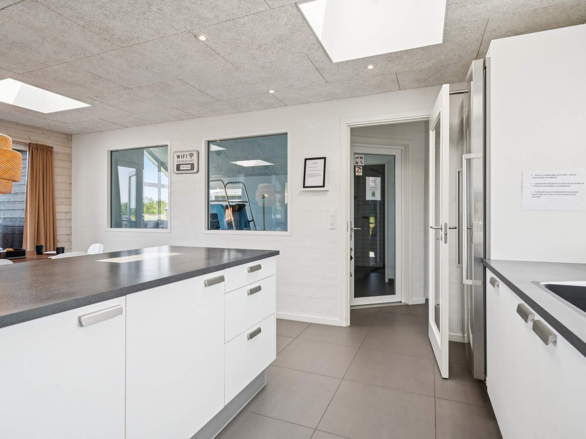 Groots vakantiehuis met zwembad, sauna & zeezicht op 250m van strand - foto 29