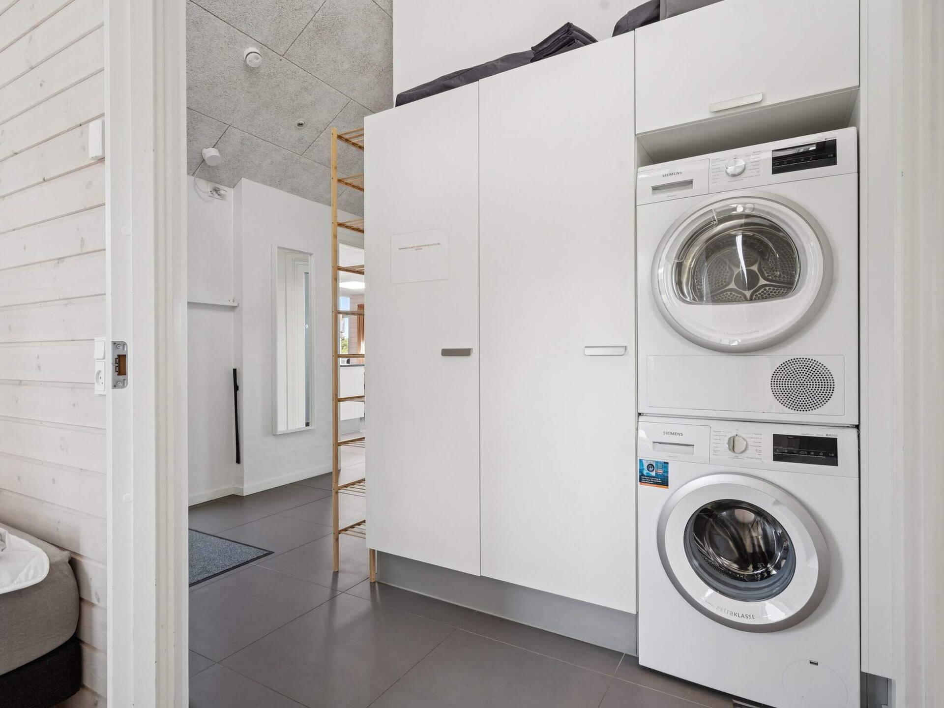 Groots vakantiehuis met zwembad, sauna & zeezicht op 250m van strand - foto 34