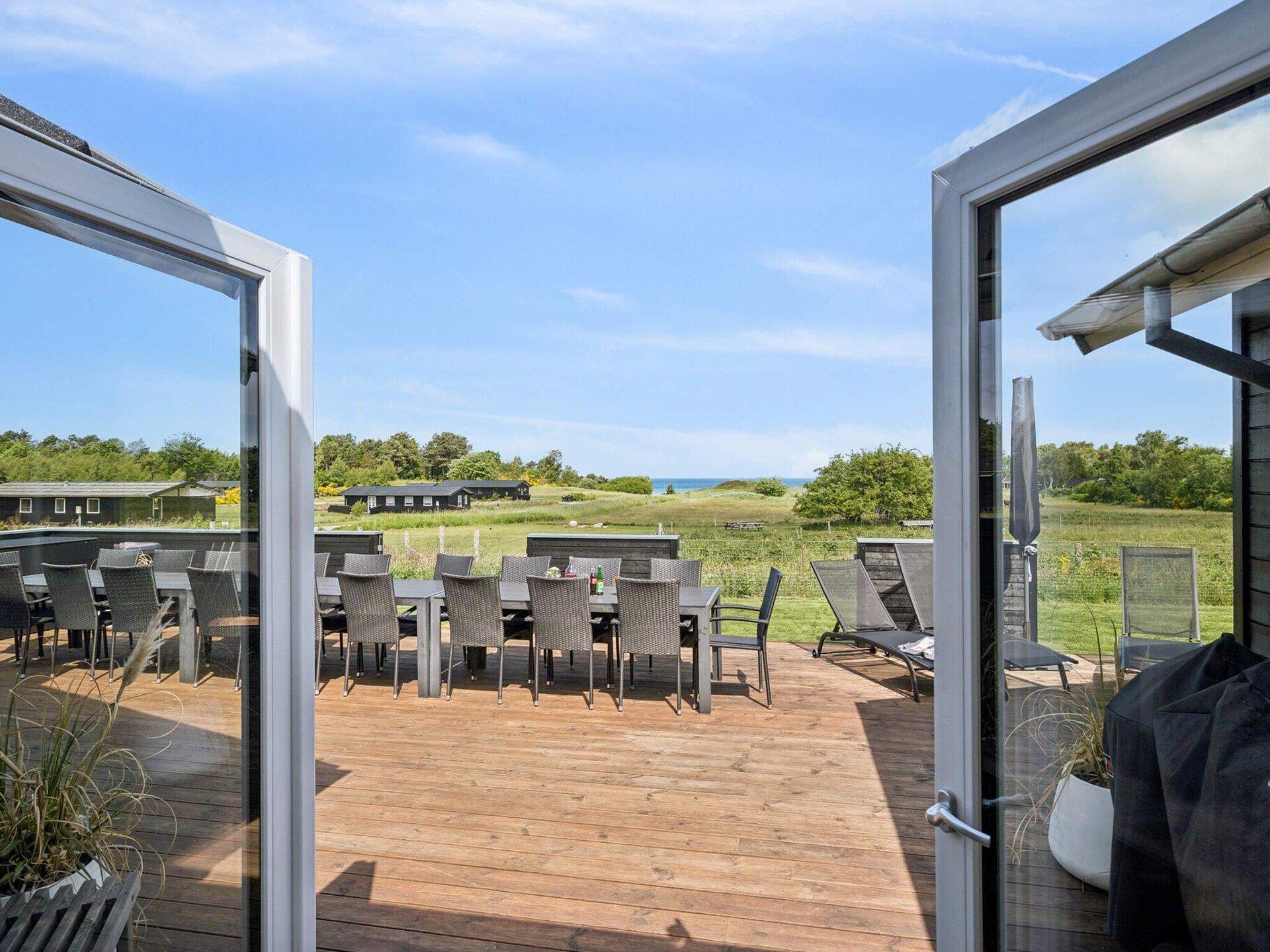 Groots vakantiehuis met zwembad, sauna & zeezicht op 250m van strand - foto 39