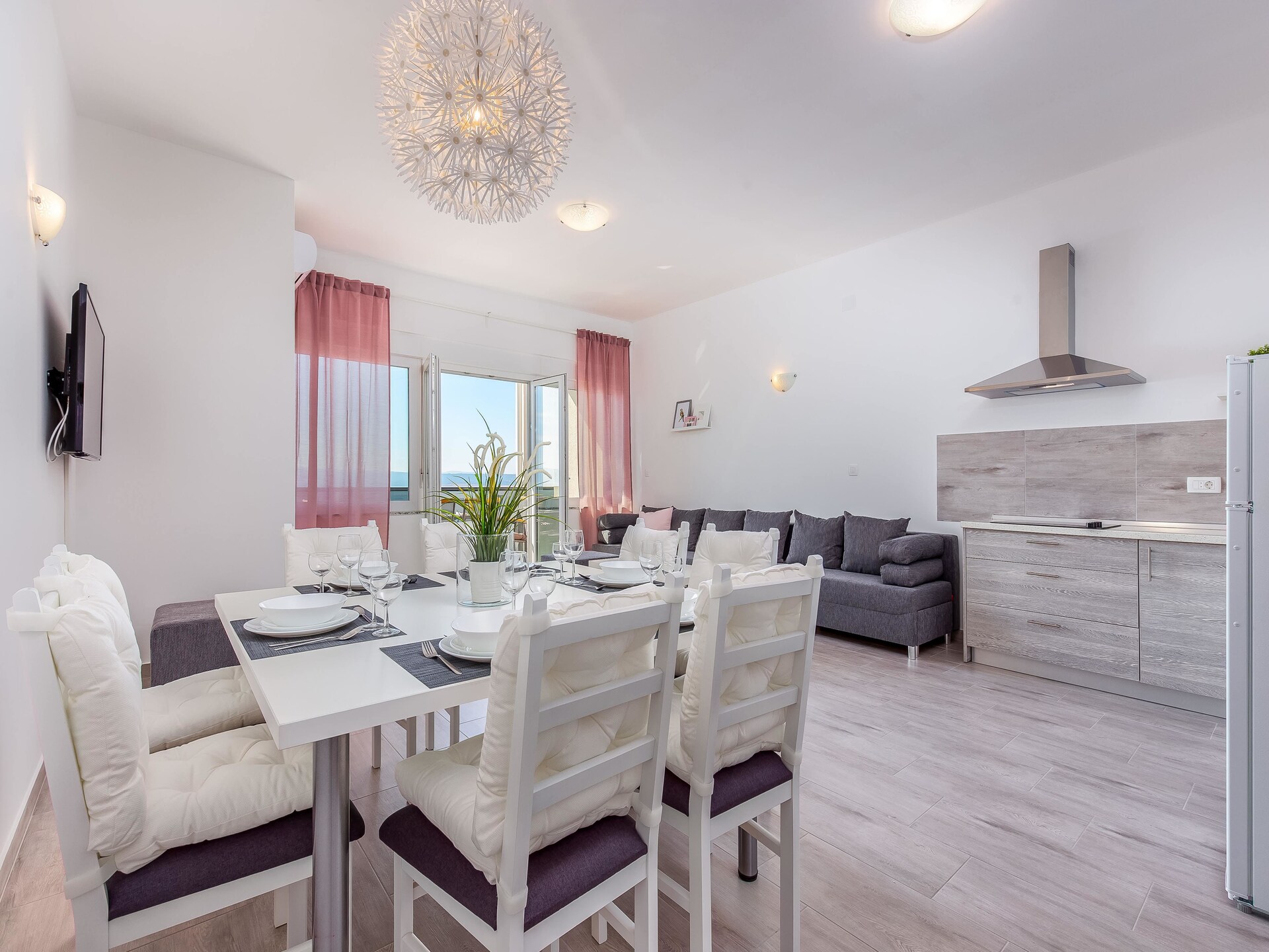 Villa Veronique VVF: Zeezicht & zwembad op 90m van strand in Dramalj - foto 4