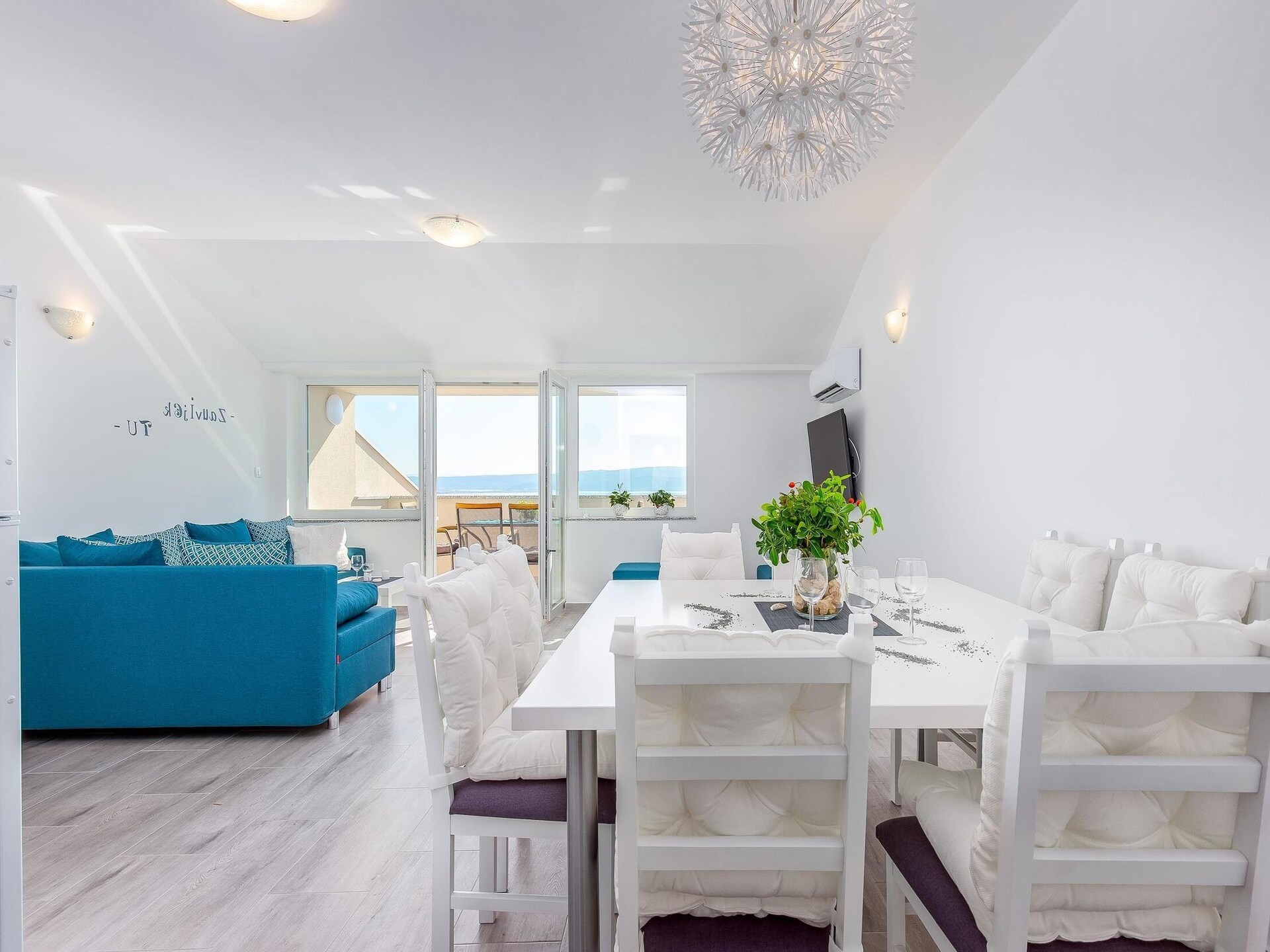 Villa Veronique VVG: Zeezicht & Golf op 90m van Strand in Dramalj - foto 11