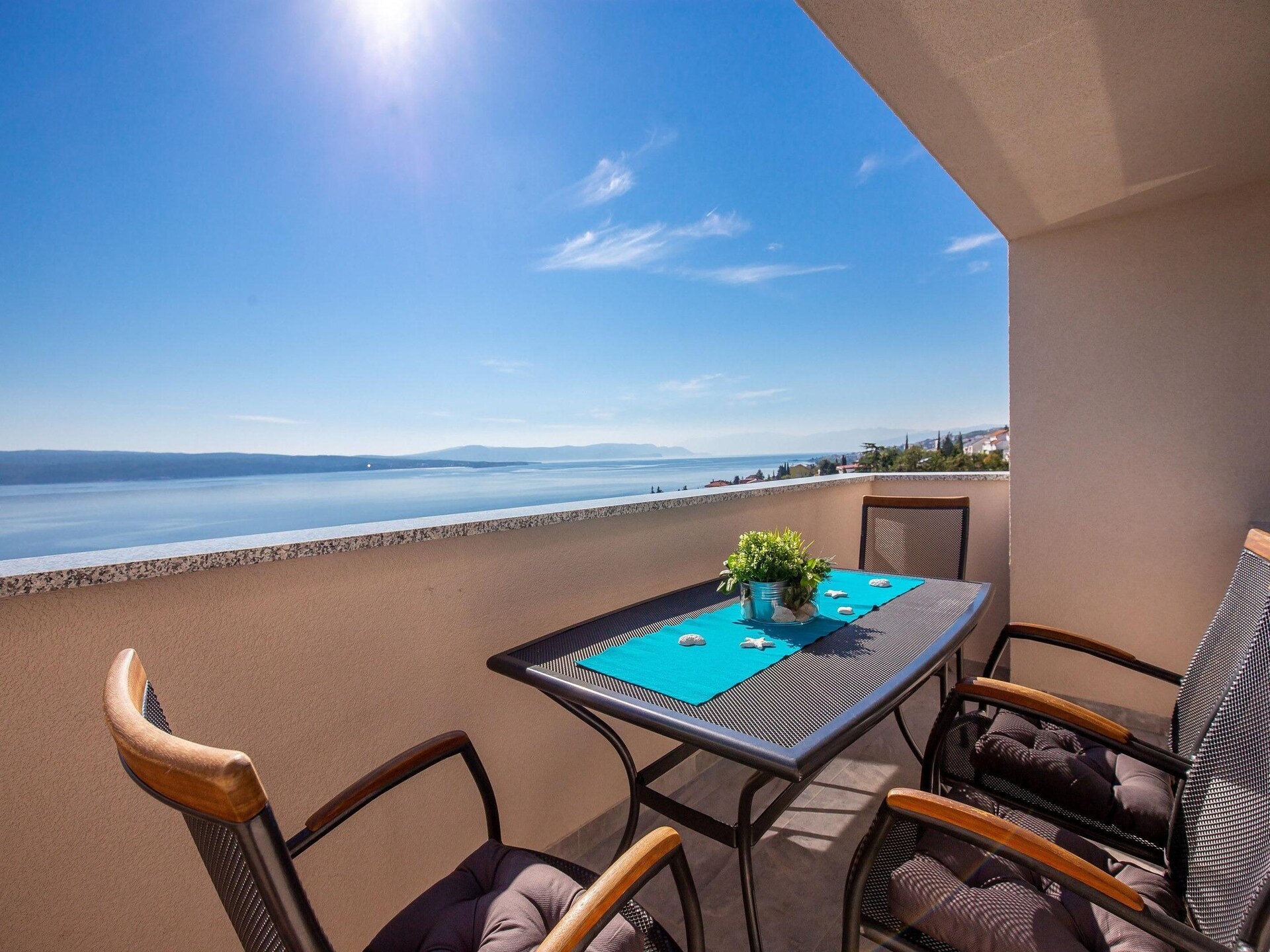Villa Veronique VVG: Zeezicht & Golf op 90m van Strand in Dramalj - foto 28