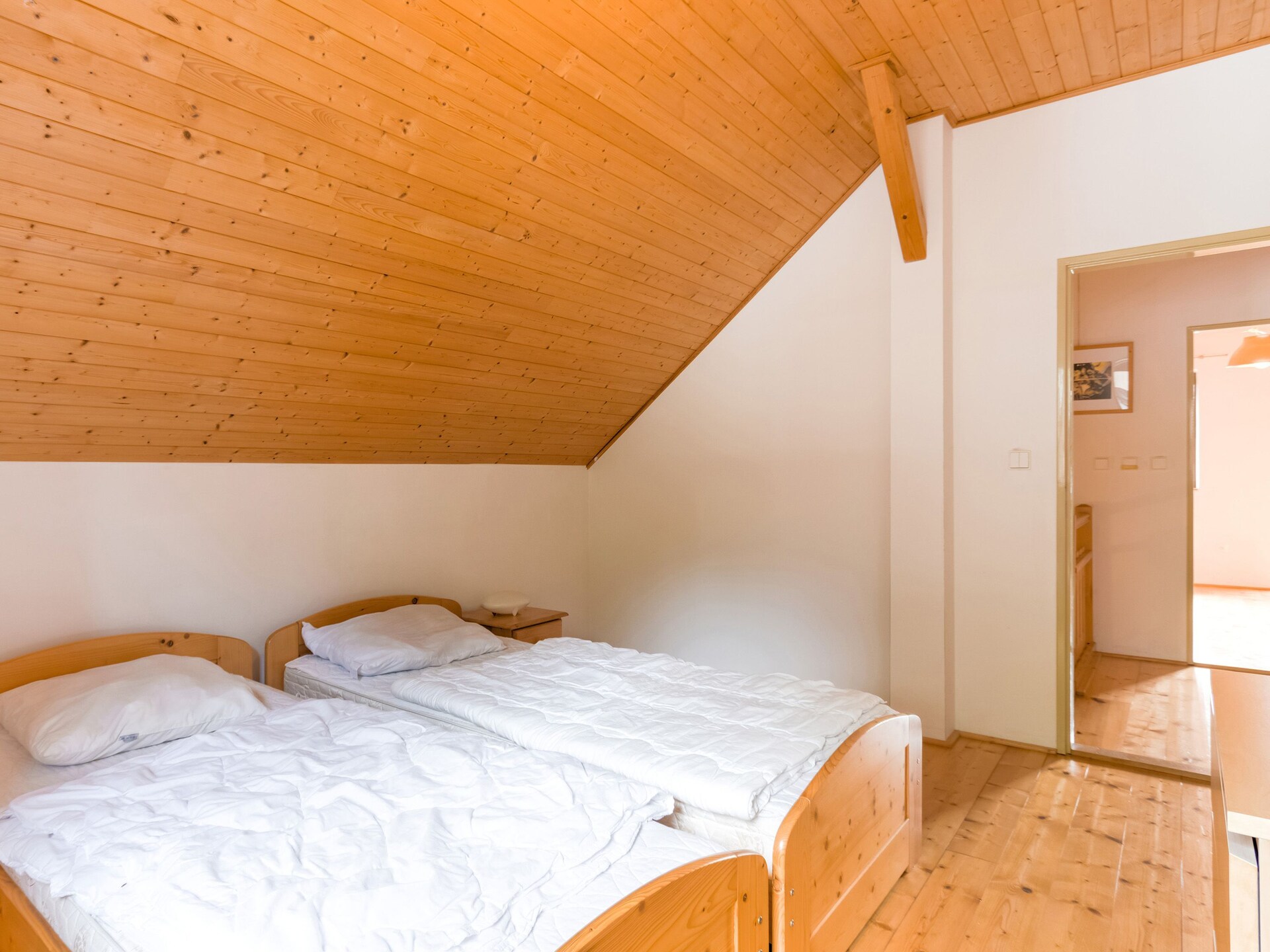 Vrijstaand vakantiehuis aan de golfbaan in het Reuzengebergte voor 8 personen - foto 17