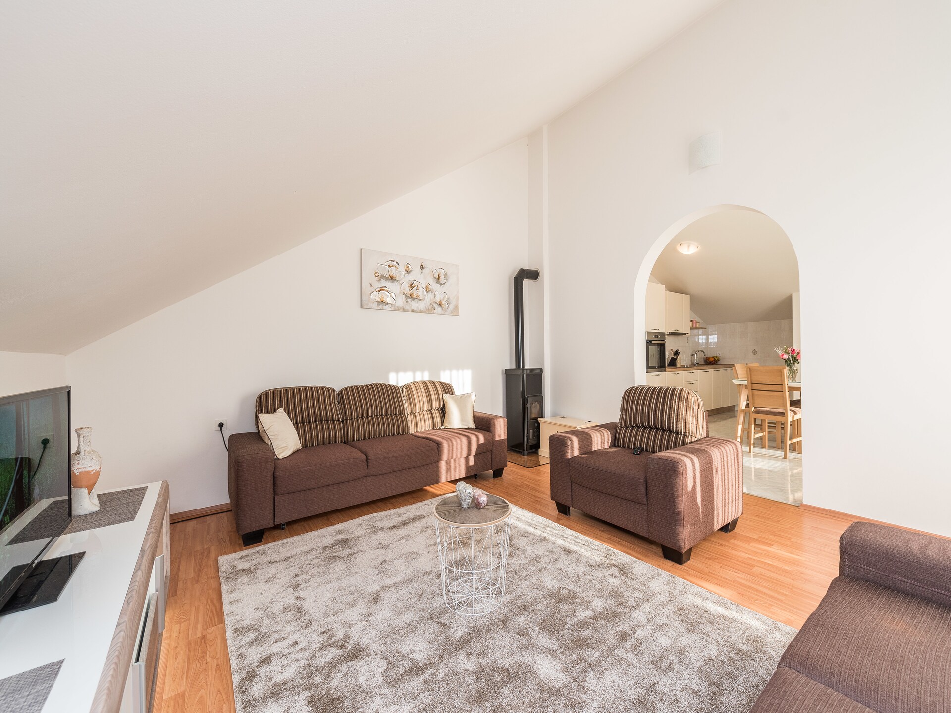 Ruim familieappartement in Vrsi-Mulo, 700m van zee met tuin en BBQ - foto 2