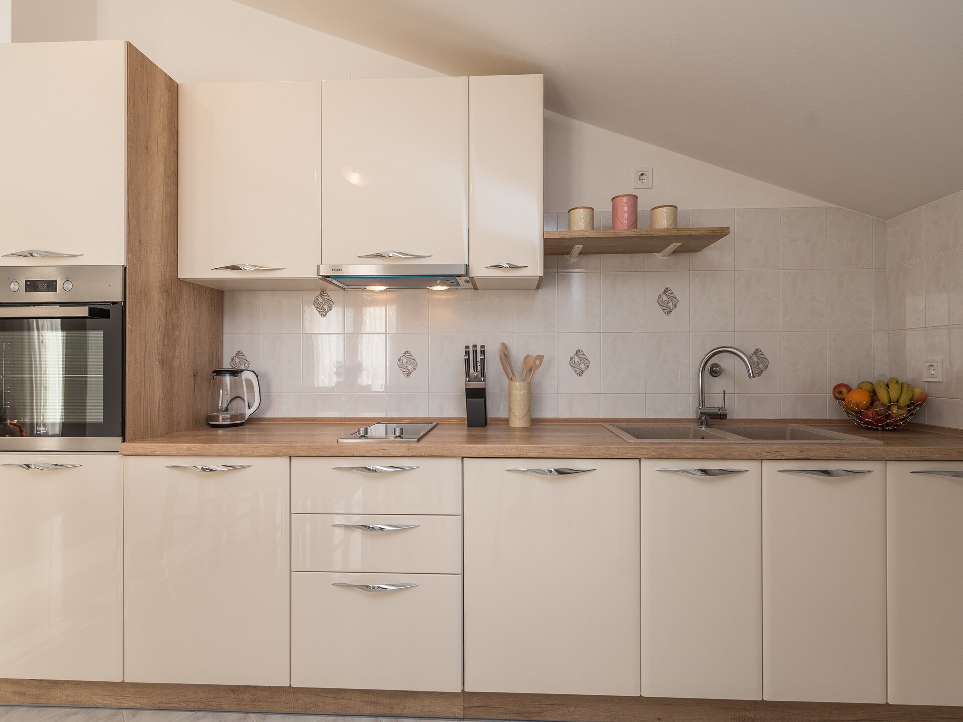 Ruim familieappartement in Vrsi-Mulo, 700m van zee met tuin en BBQ - foto 17