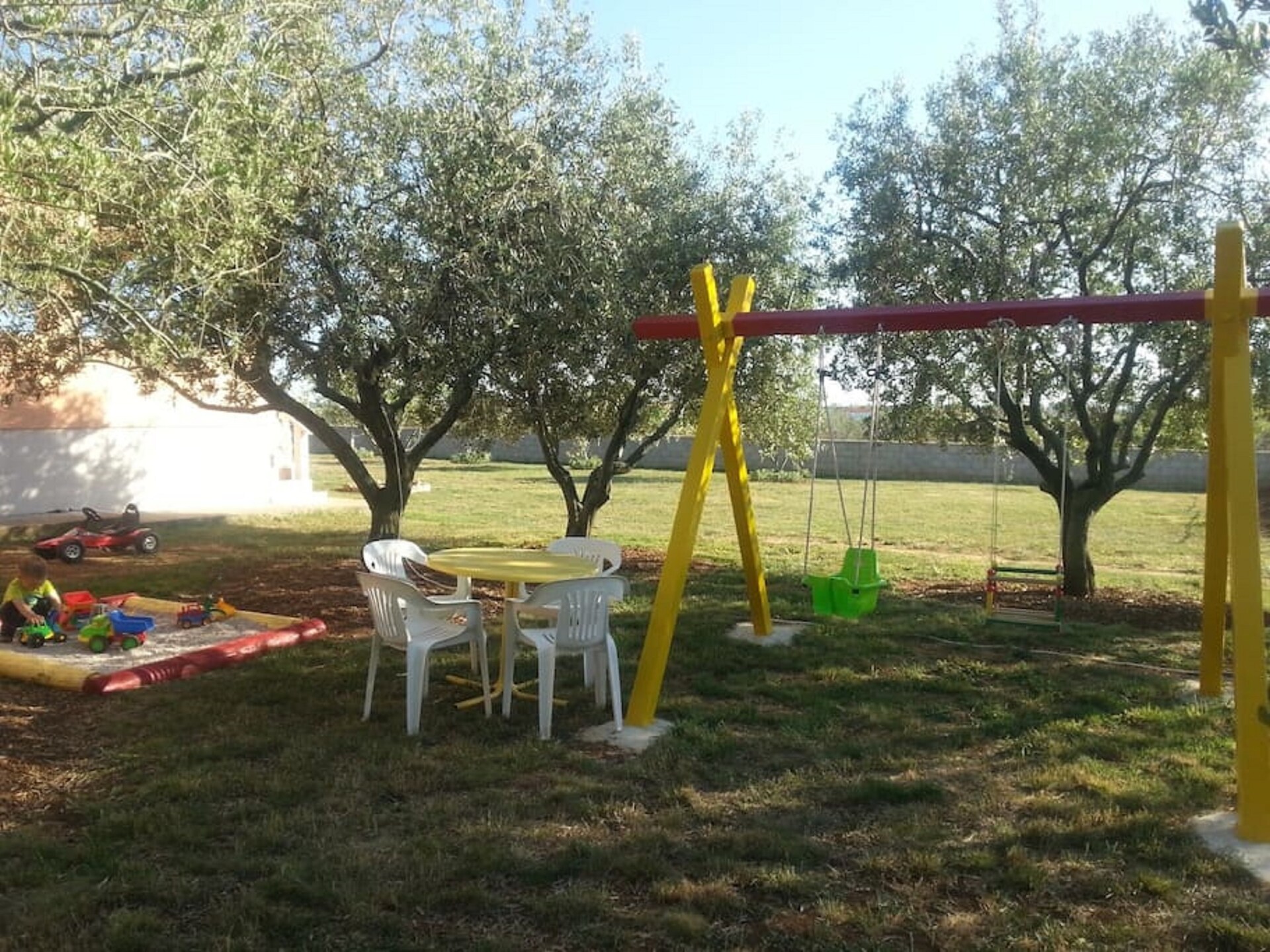 Ruim familieappartement in Vrsi-Mulo, 700m van zee met tuin en BBQ - foto 25
