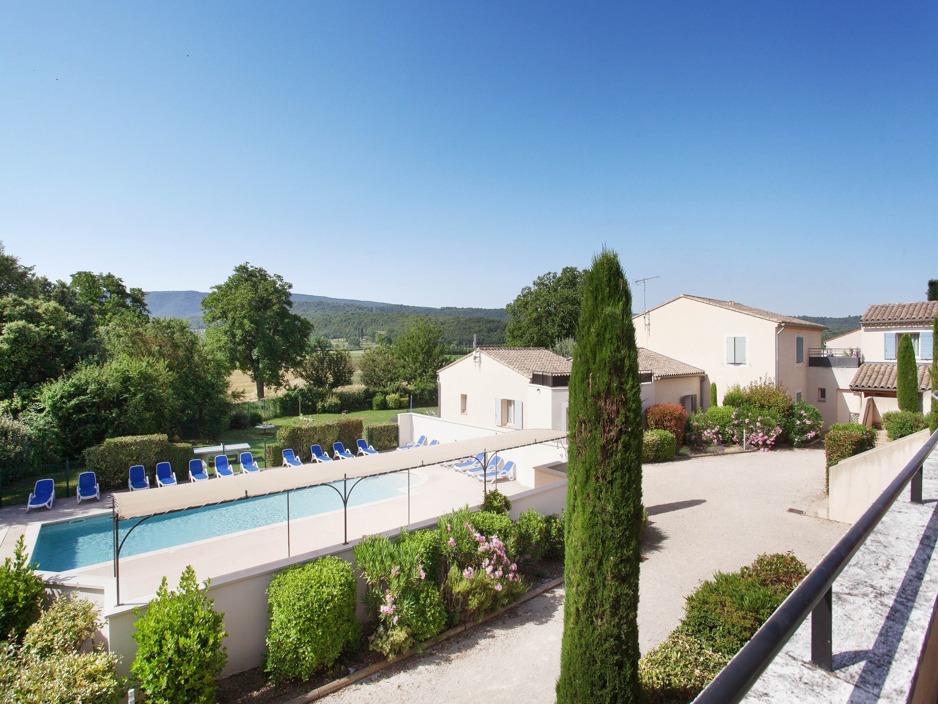 Ruim appartement voor 7 in Bonnieux met zwembad en uitzicht op de Luberon - foto 7