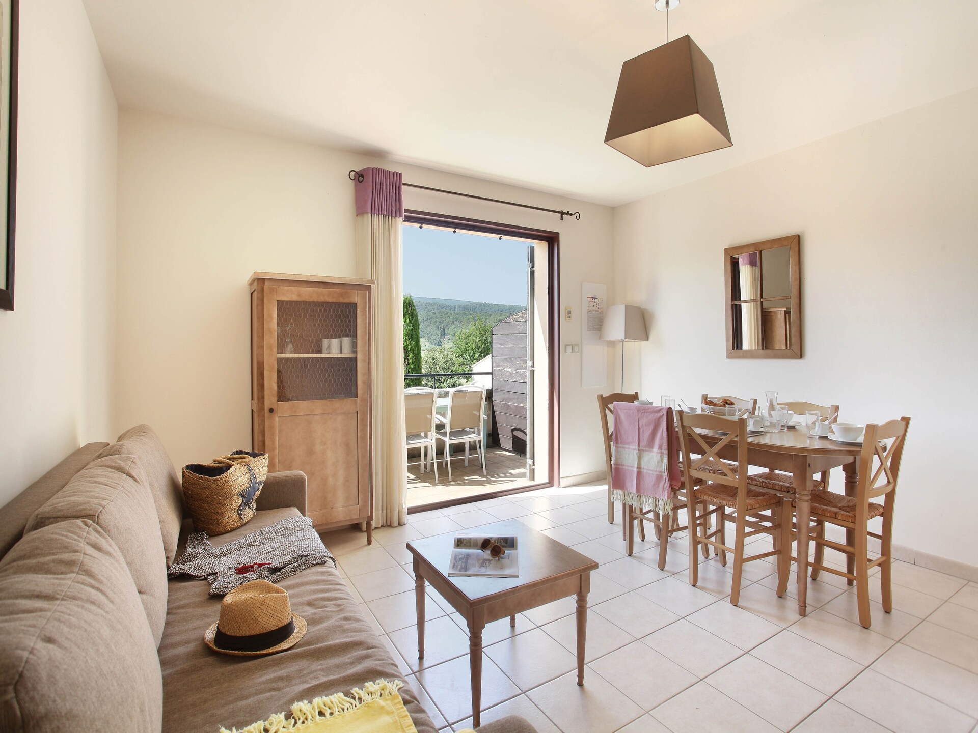 Ruim appartement voor 7 in Bonnieux met zwembad en uitzicht op de Luberon - foto 8