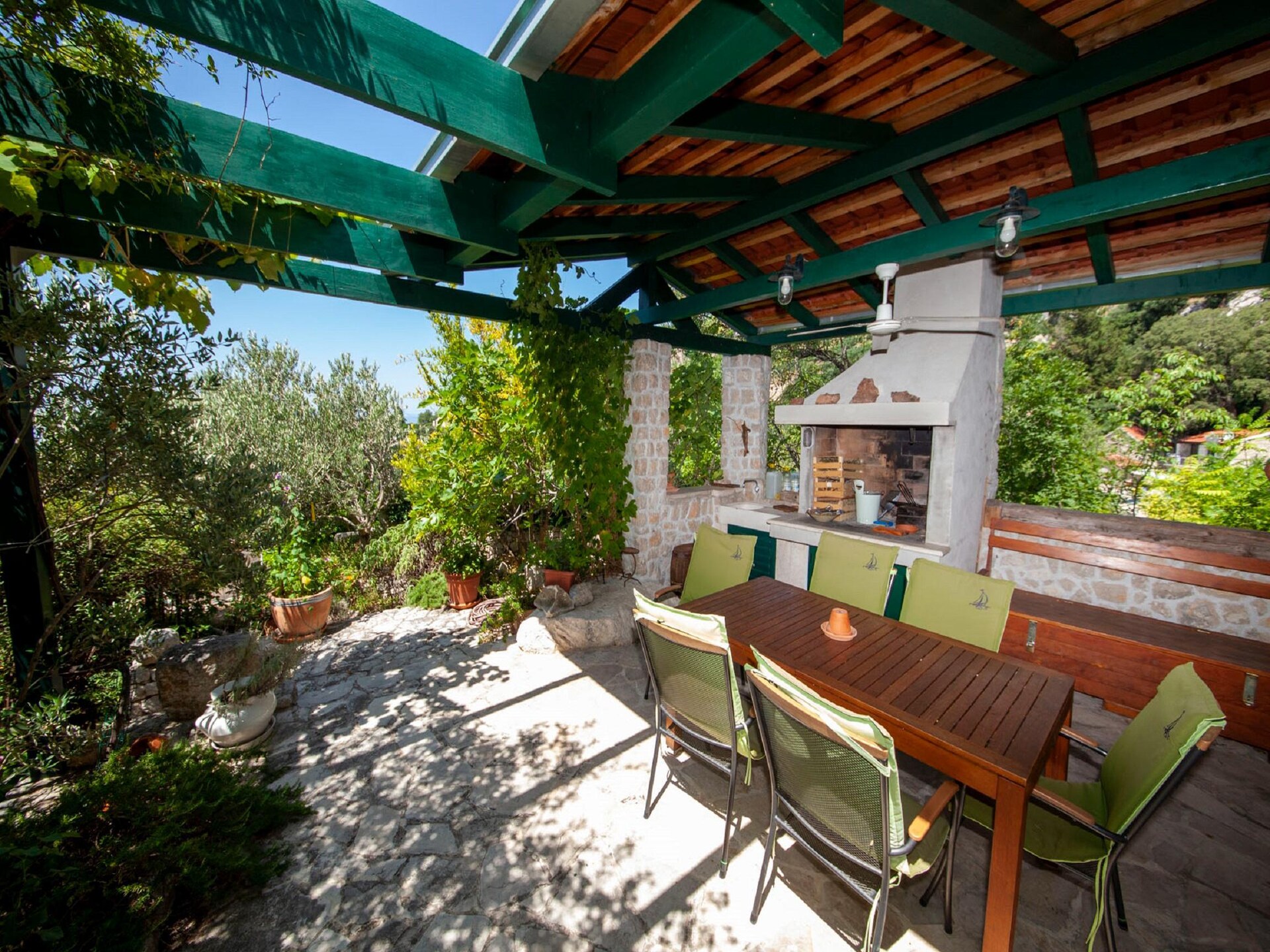 Stijlvol vrijstaand huis met jacuzzi, dakterras en zeezicht in Makarska - foto 18