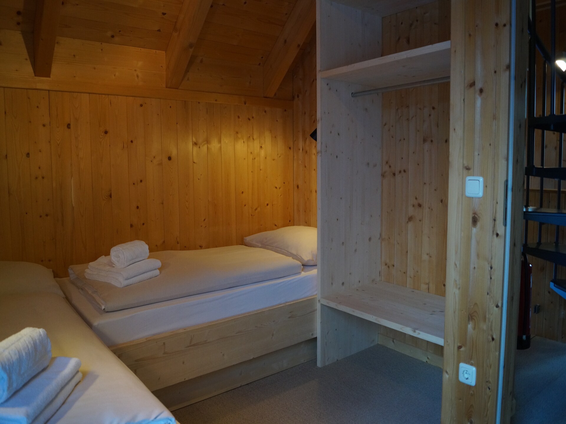 Ruim vrijstaand chalet voor 9 aan de voet van Kreischberg, 100m tot skilift - foto 14