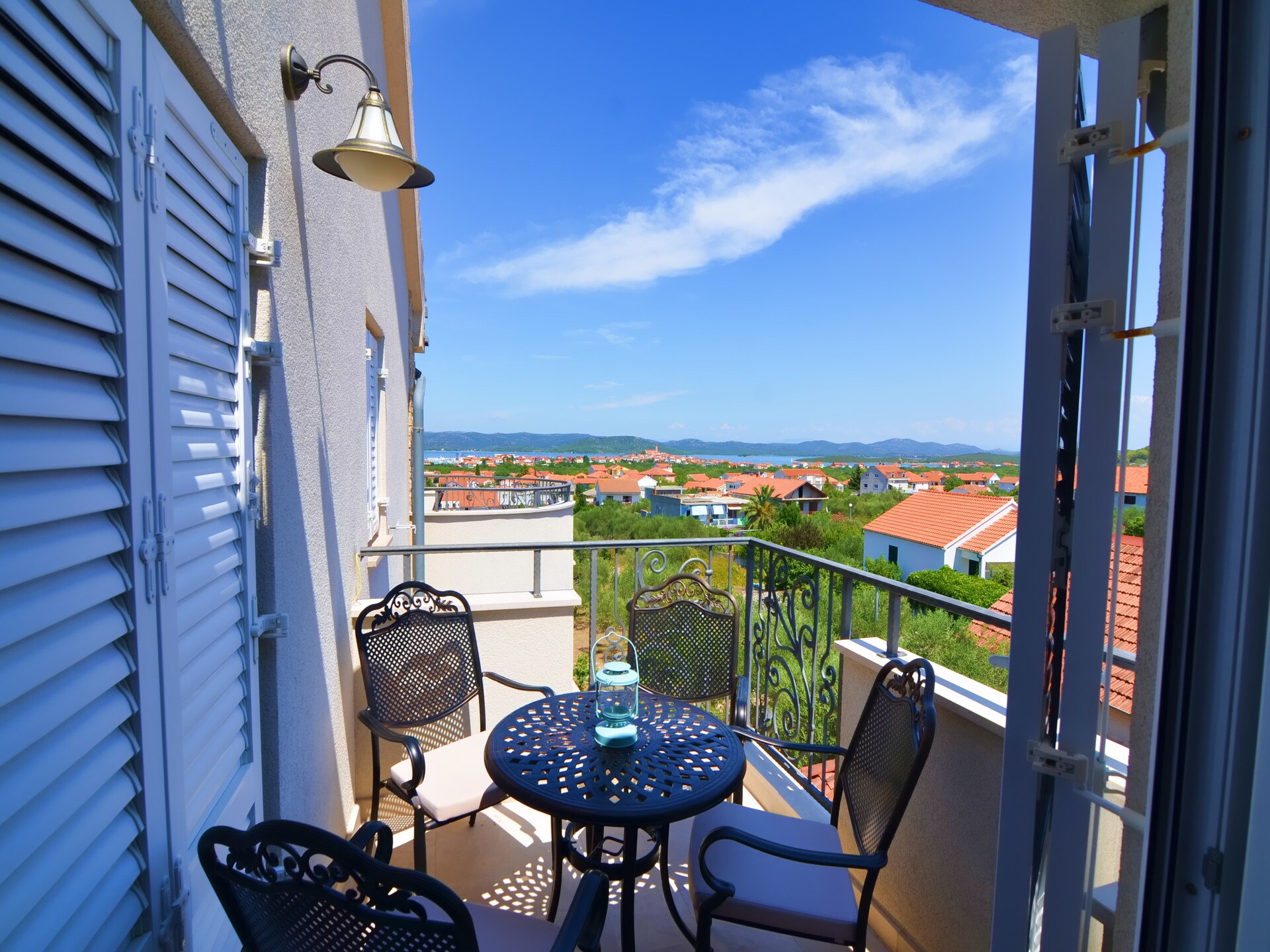Modern appartement met zwembad en zeezicht op Murter - foto 15