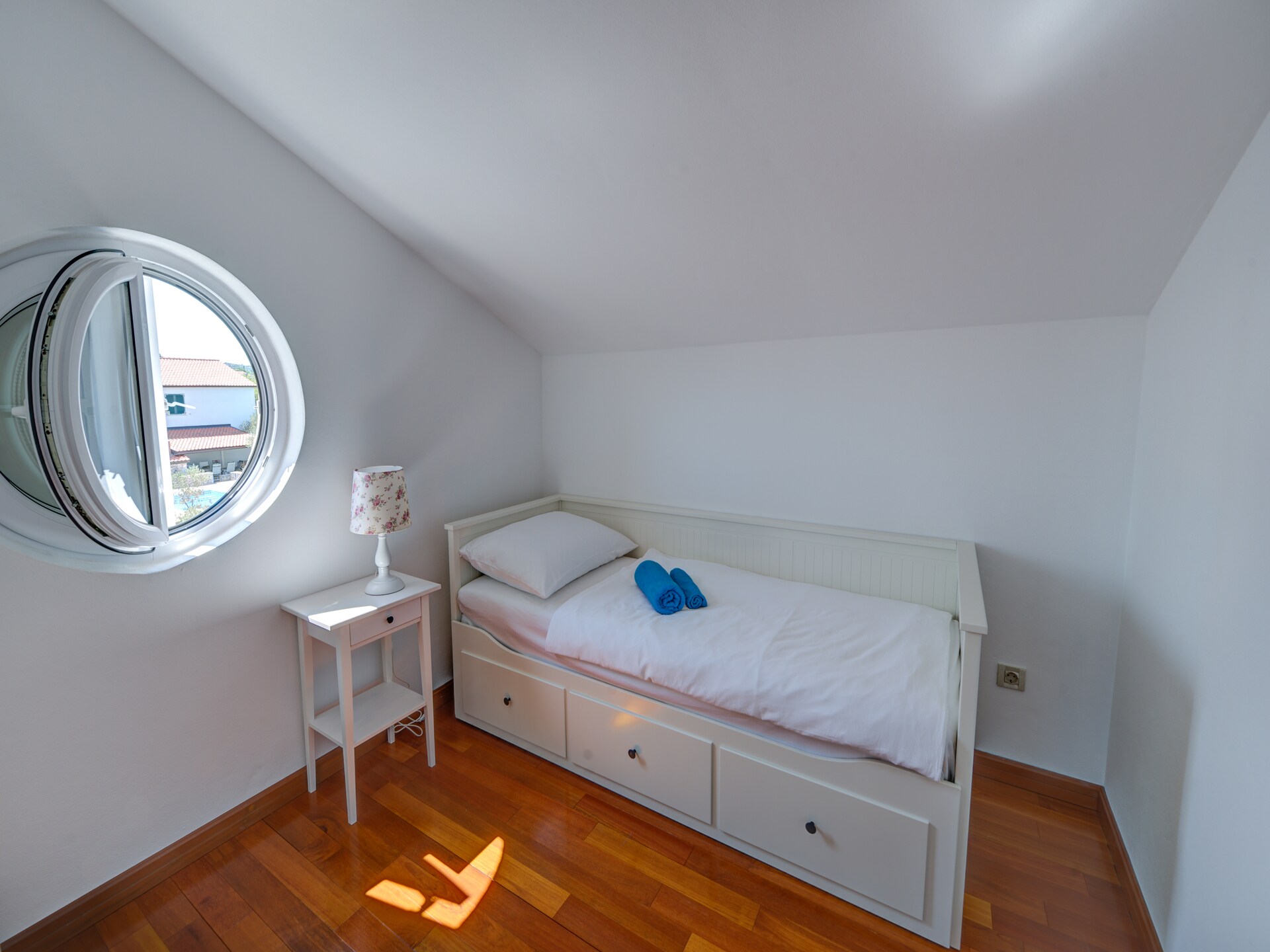 Modern appartement met zwembad en zeezicht op Murter - foto 6