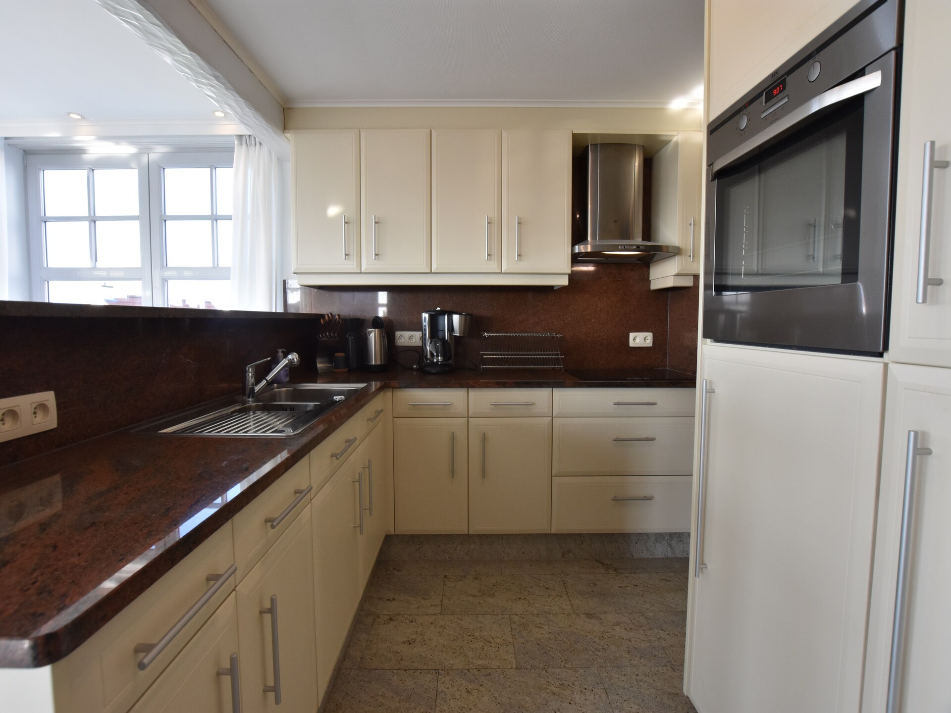 Op 700 m van het strand: 8-persoons appartement in De Haan - foto 3