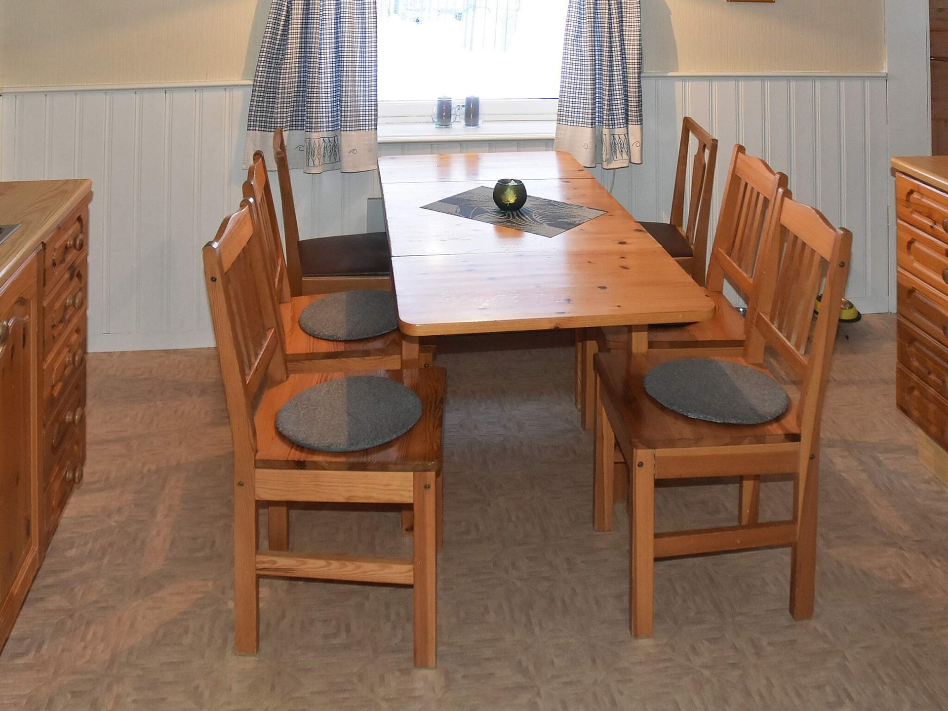 Ruim vakantiehuis in Eidsvåg met uitzicht op de fjord - foto 14