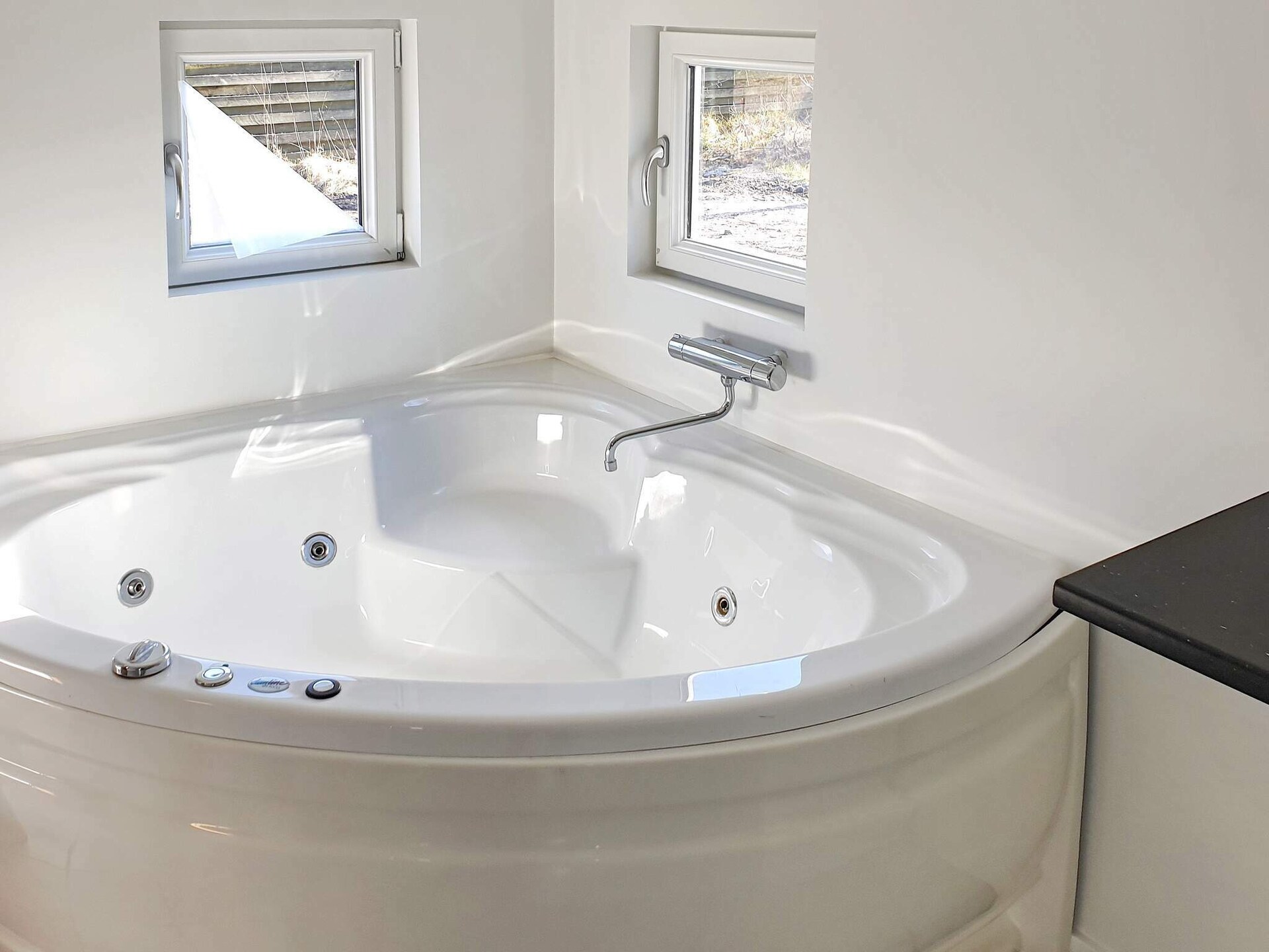 Vrijstaand vakantiehuis met whirlpool, sauna en houten badkuip op 800m van zee - foto 17