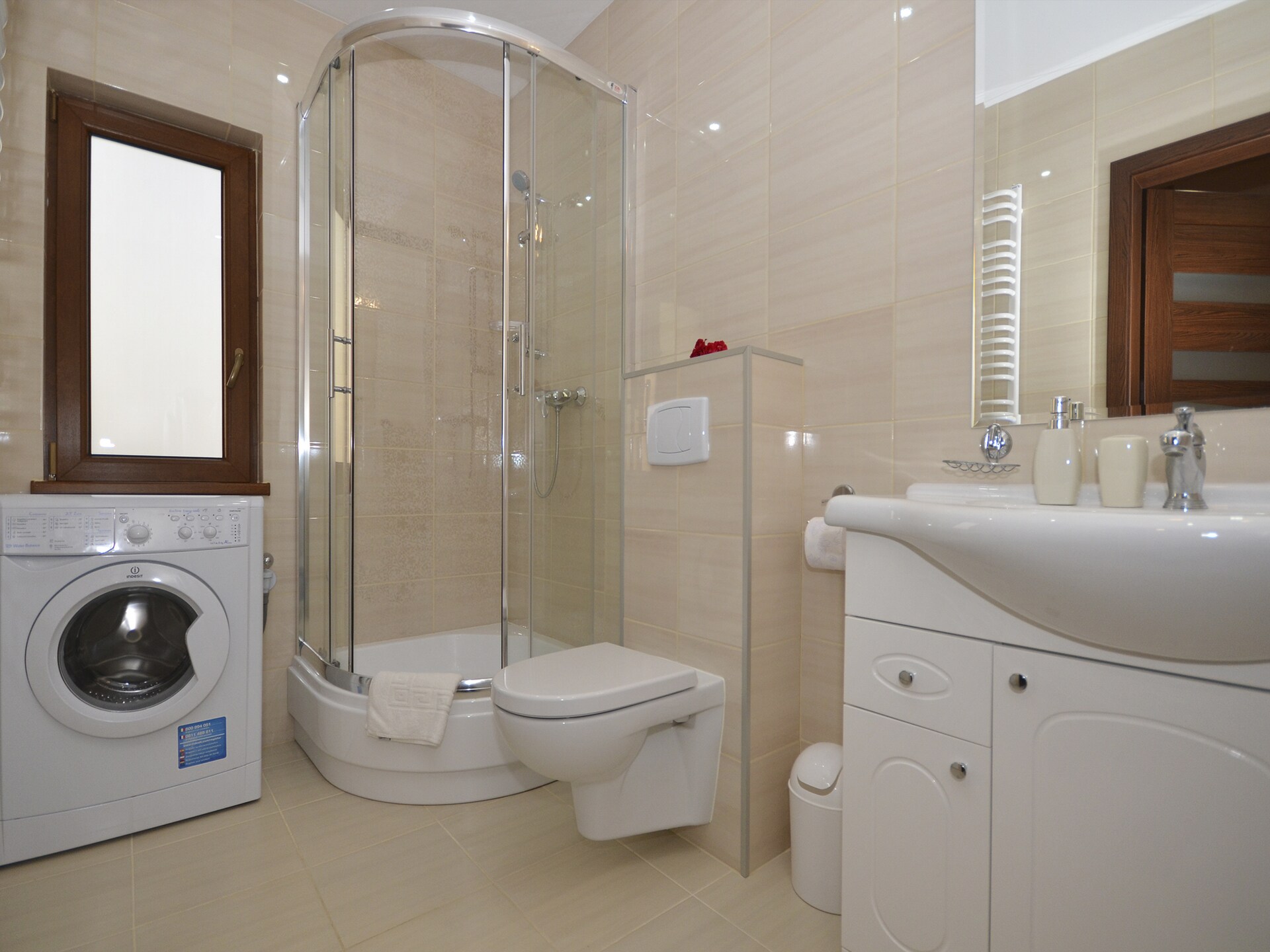 Modern appartement op 300 meter van het strand in Darłówko - foto 13
