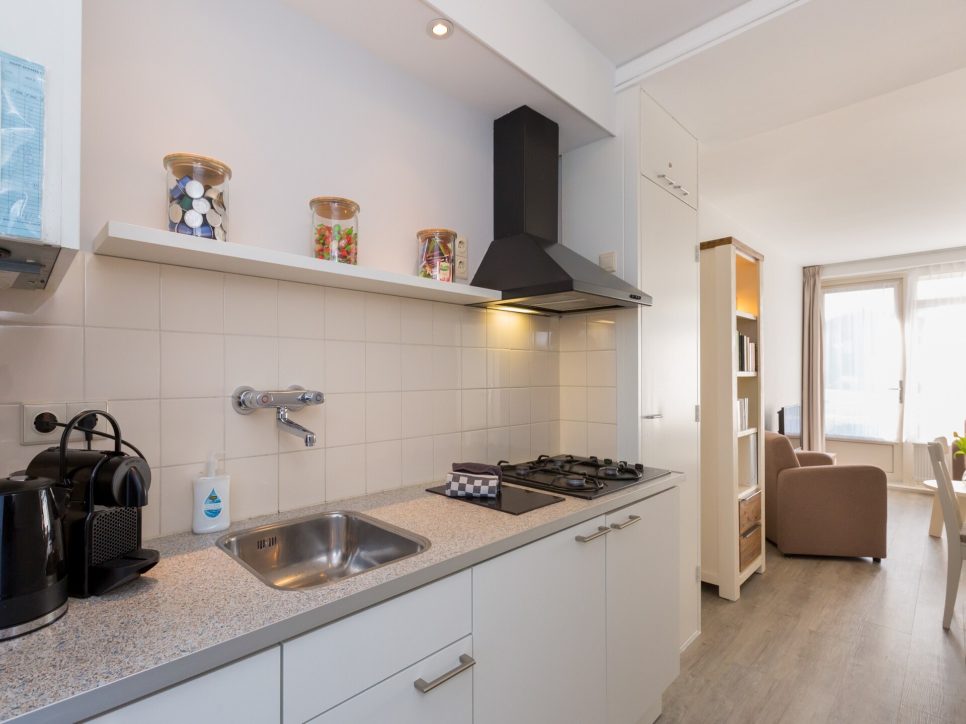 Licht appartement in hartje Zoutelande, 100m van het strand - foto 3