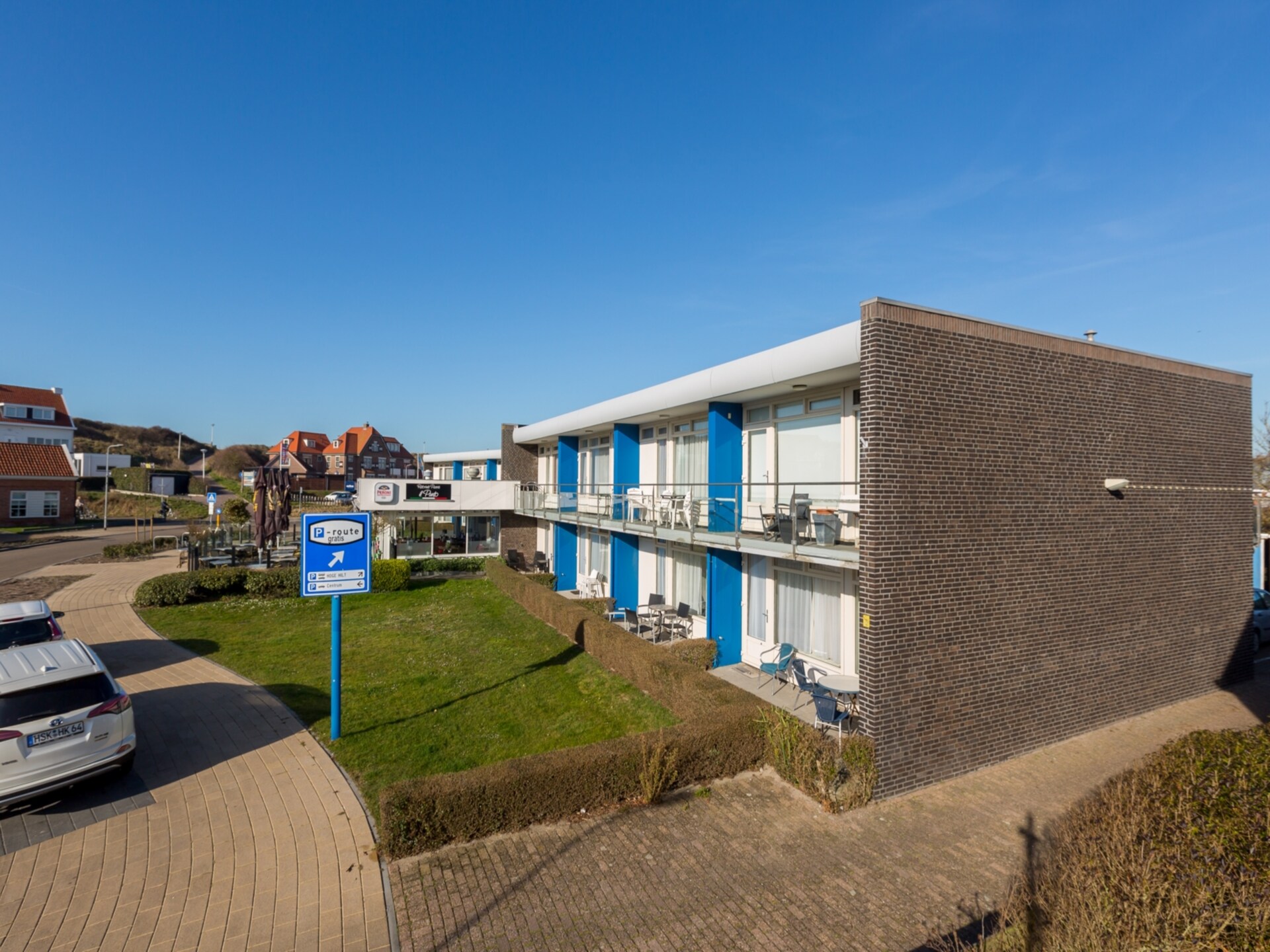 Licht appartement in hartje Zoutelande, 100m van het strand - foto 1