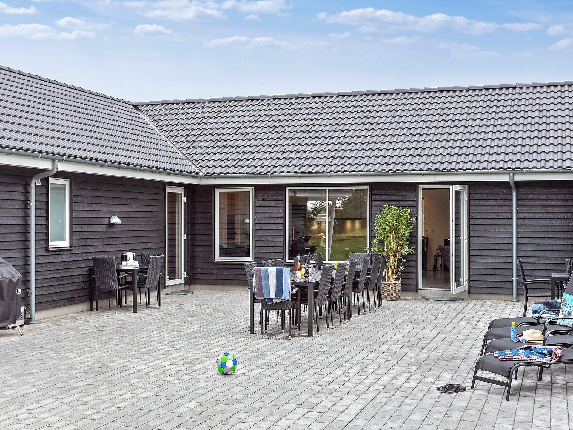 Groots vakantiehuis voor 20 personen met zwembad en sauna nabij Marielyst - foto 1
