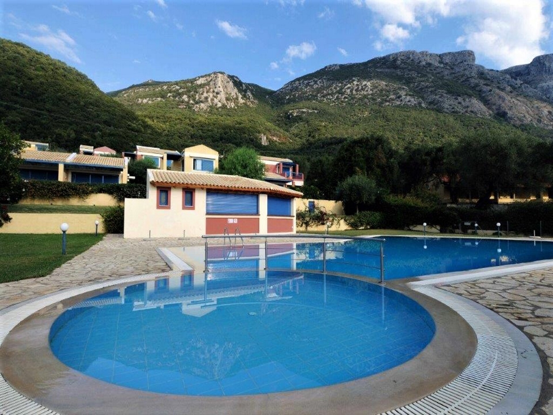 Bohemia Beach House: Direct aan zee op Corfu met gedeeld zwembad - foto 2