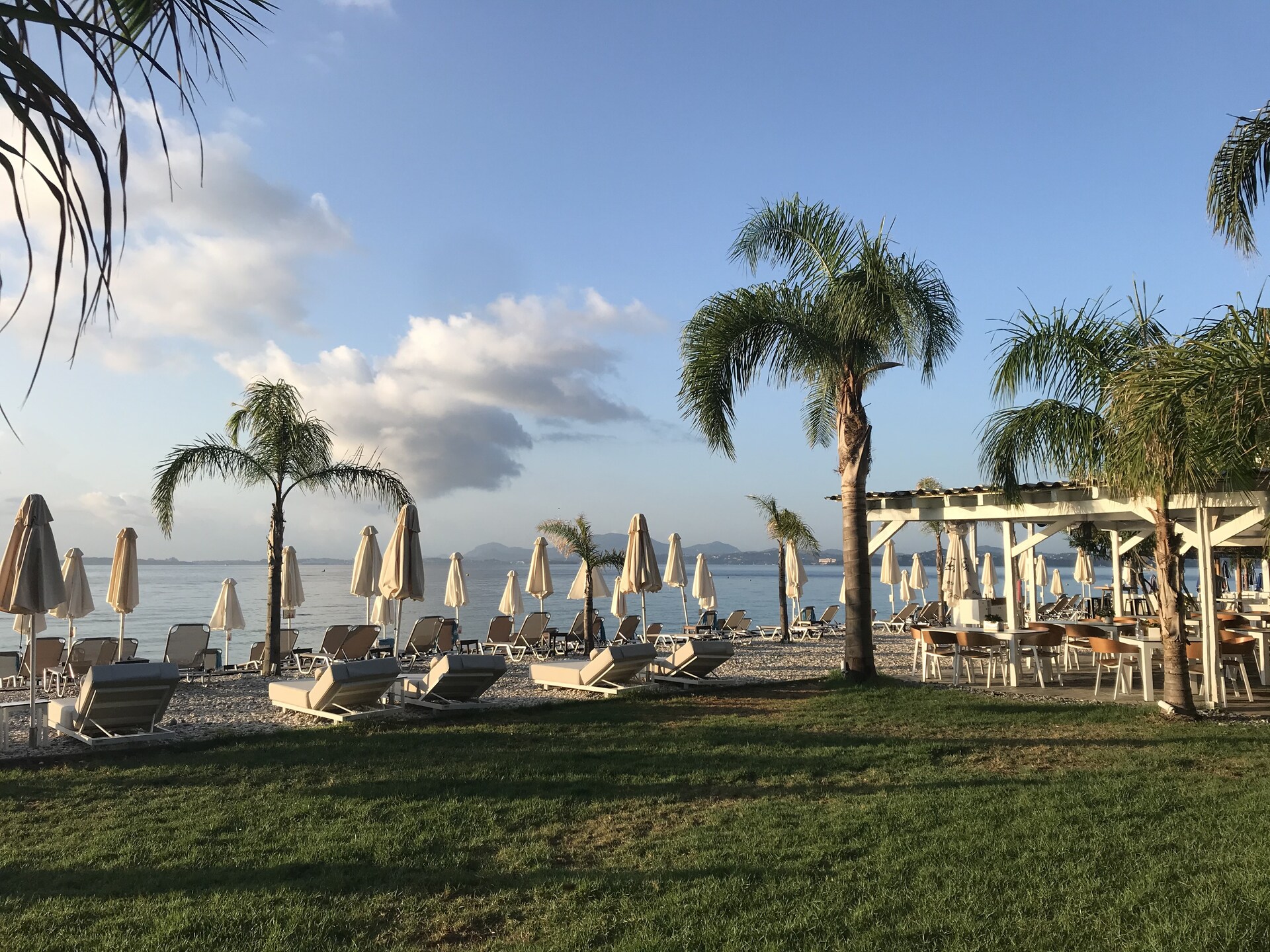 Bohemia Beach House: Direct aan zee op Corfu met gedeeld zwembad - foto 18