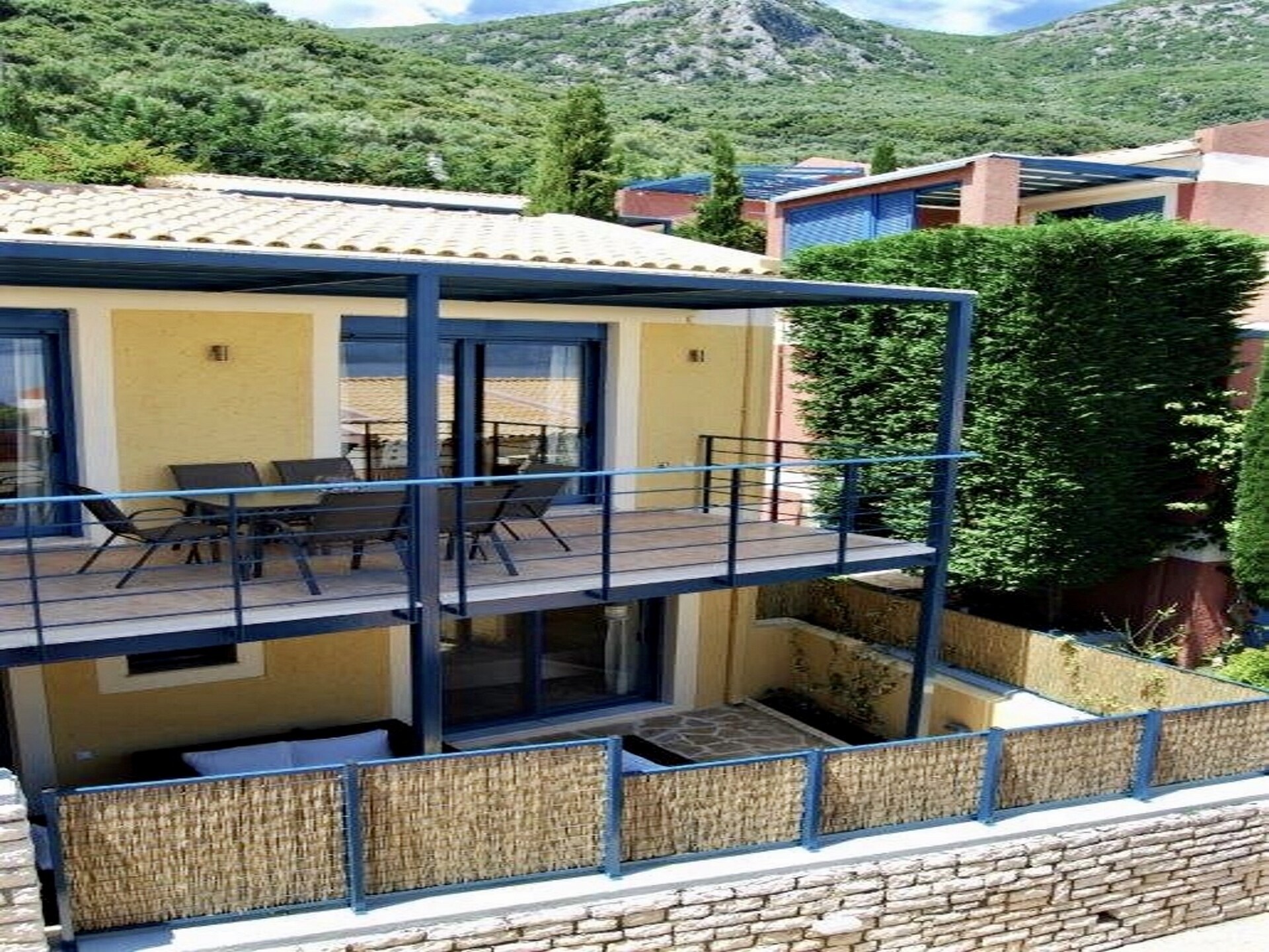 Bohemia Beach House: Direct aan zee op Corfu met gedeeld zwembad - foto 1