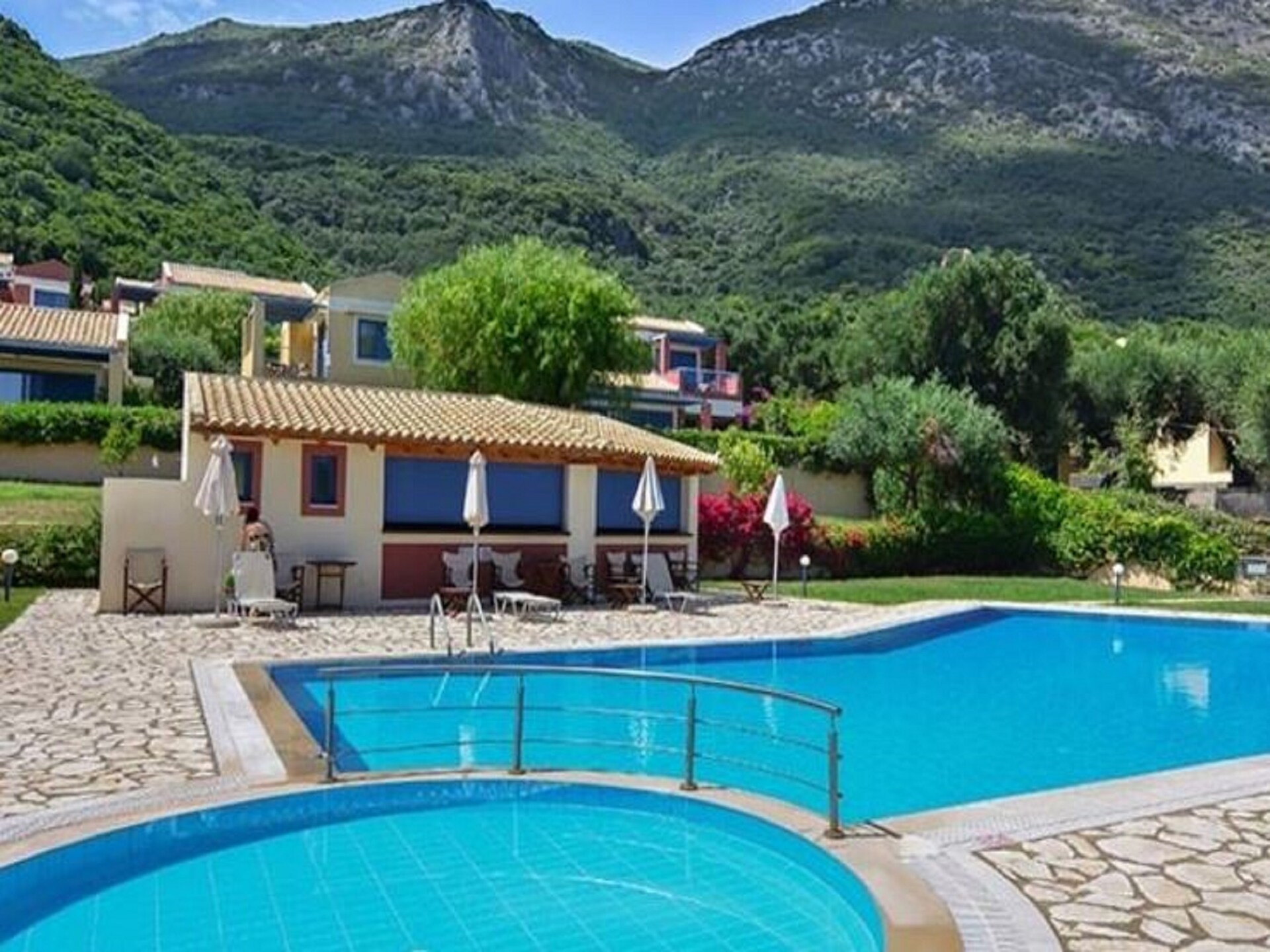 Bohemia Beach House: Direct aan zee op Corfu met gedeeld zwembad - foto 8