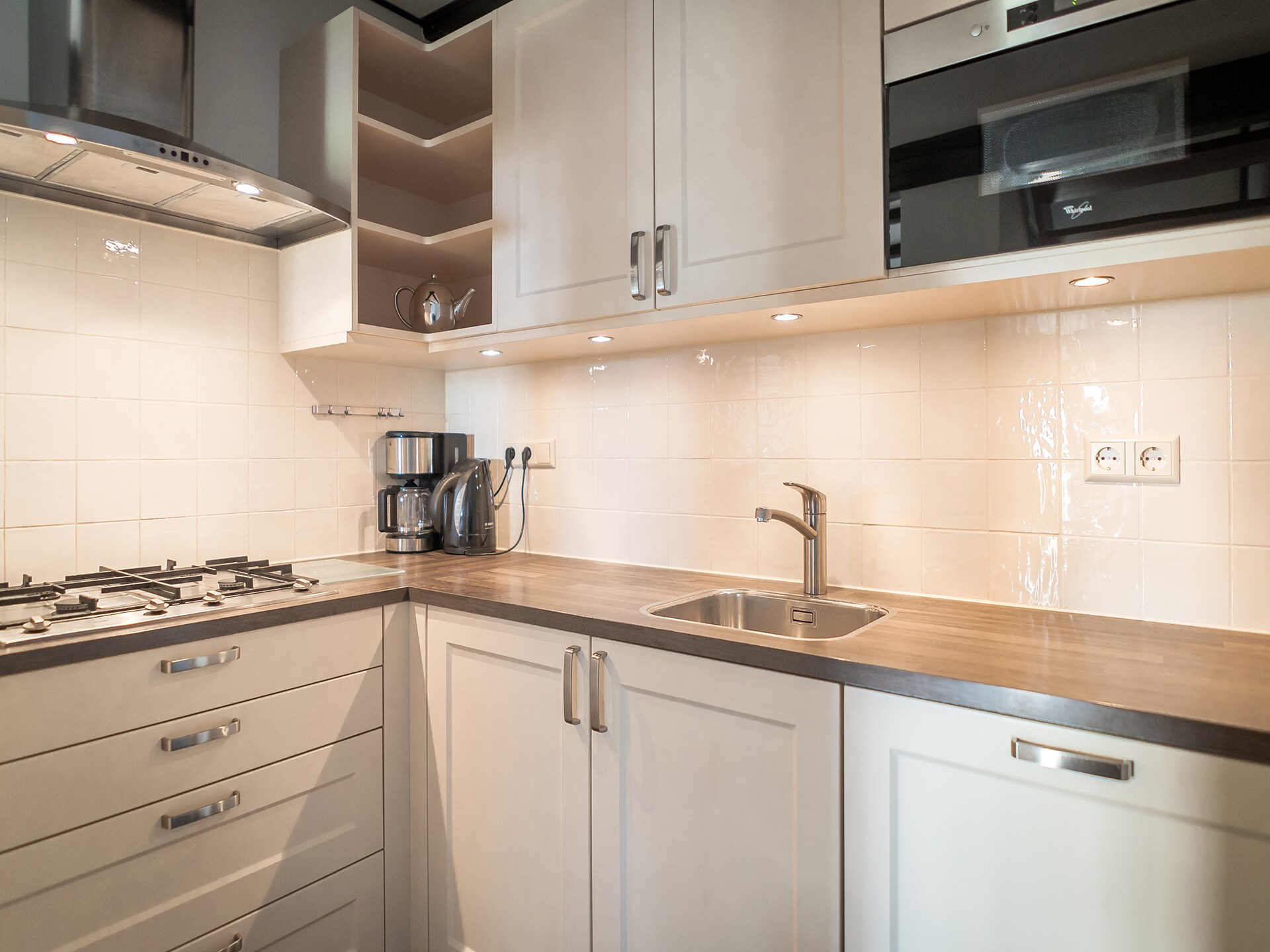Knus hoekappartement in historische stolpboerderij op Texel, nabij bos en golfbaan - foto 12