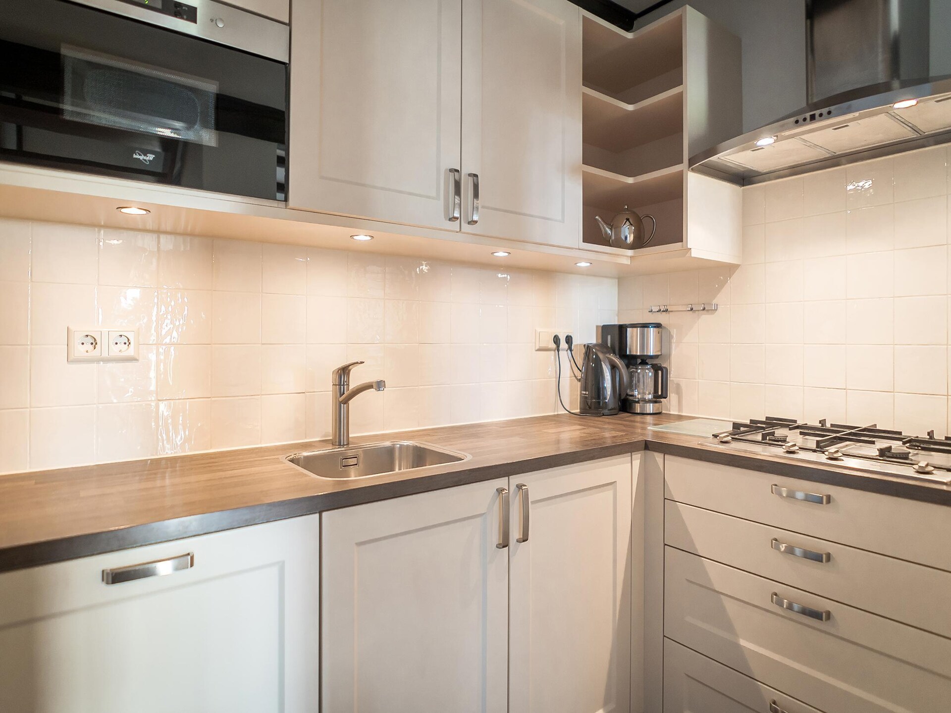 Knus hoekappartement in historische stolpboerderij op Texel, nabij bos en golfbaan - foto 5
