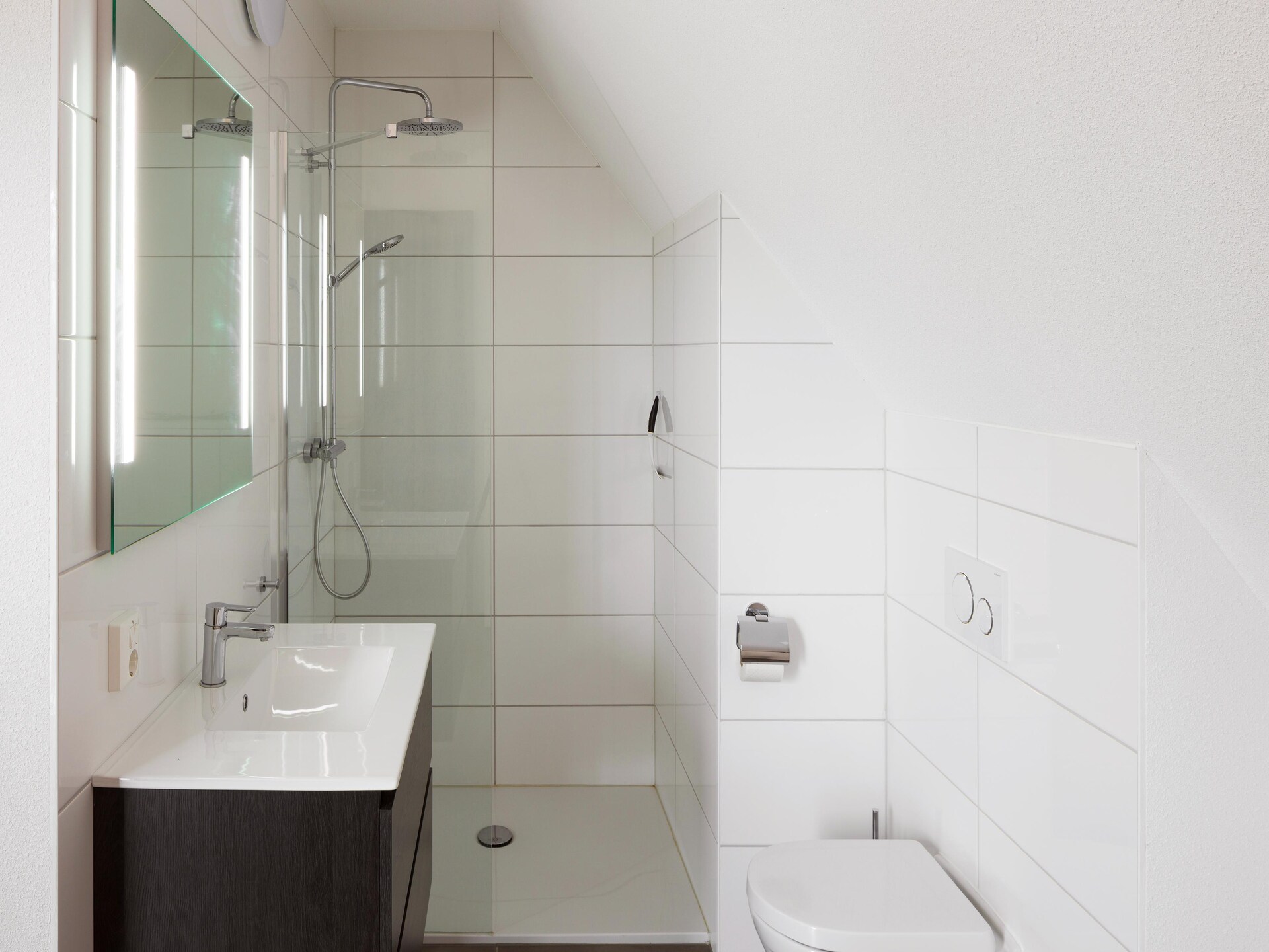 Waterstaete Ossenzijl 1: Luxe vrijstaande villa aan het water met privéboot - foto 9