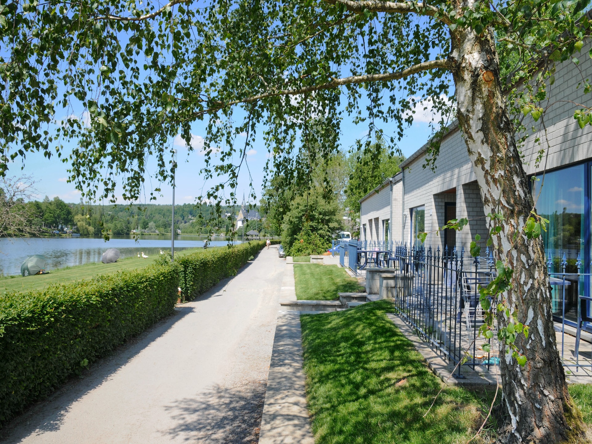 8-persoons vakantiehuis aan het meer in Vielsalm met privéterras - foto 9
