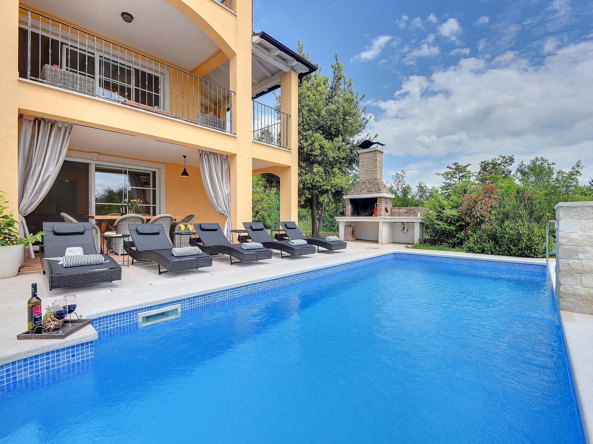 Luxe Villa Ari in Rakalj: Ruimte voor 10 personen met zwembad - foto 11