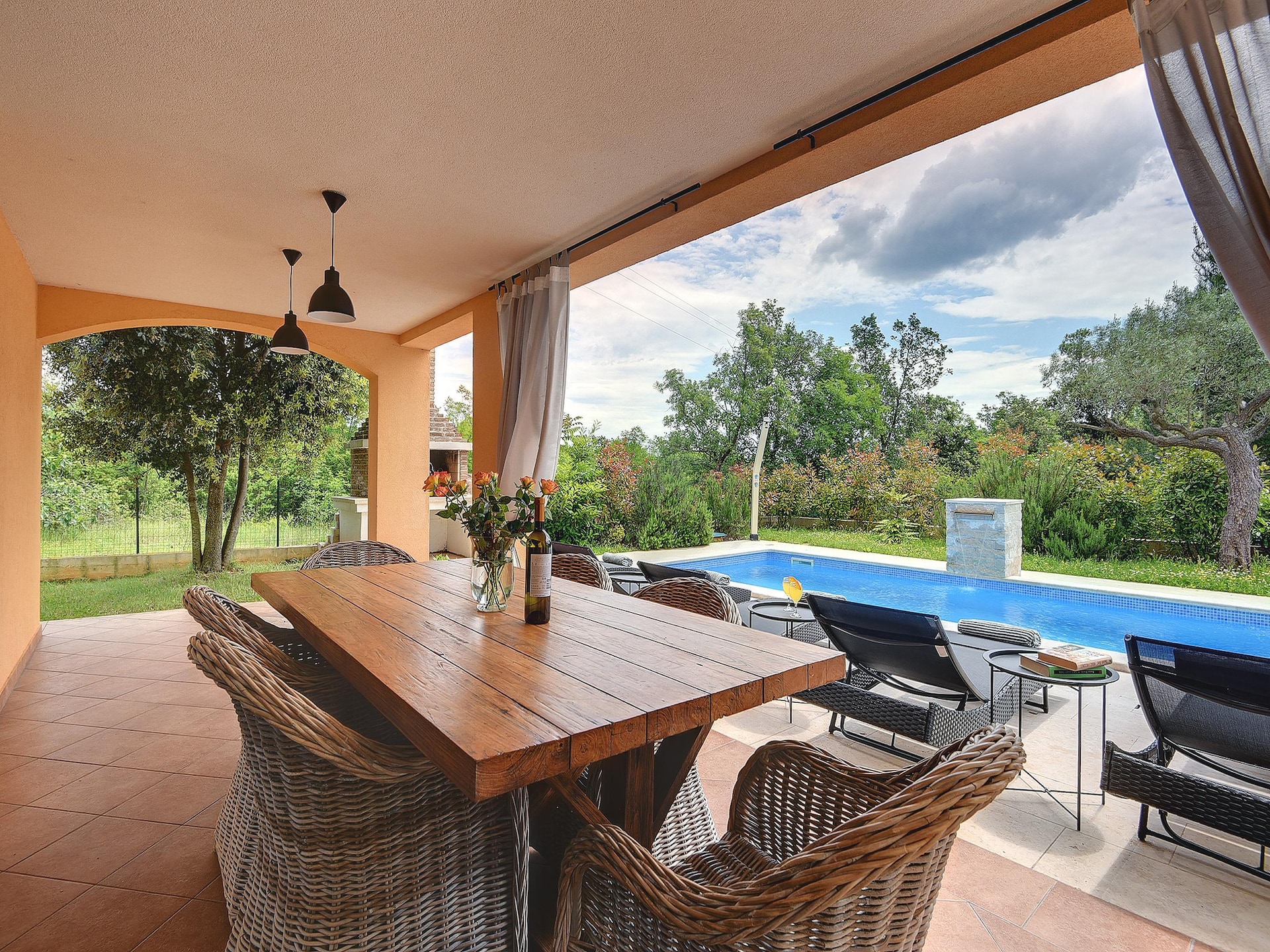 Luxe Villa Ari in Rakalj: Ruimte voor 10 personen met zwembad - foto 6
