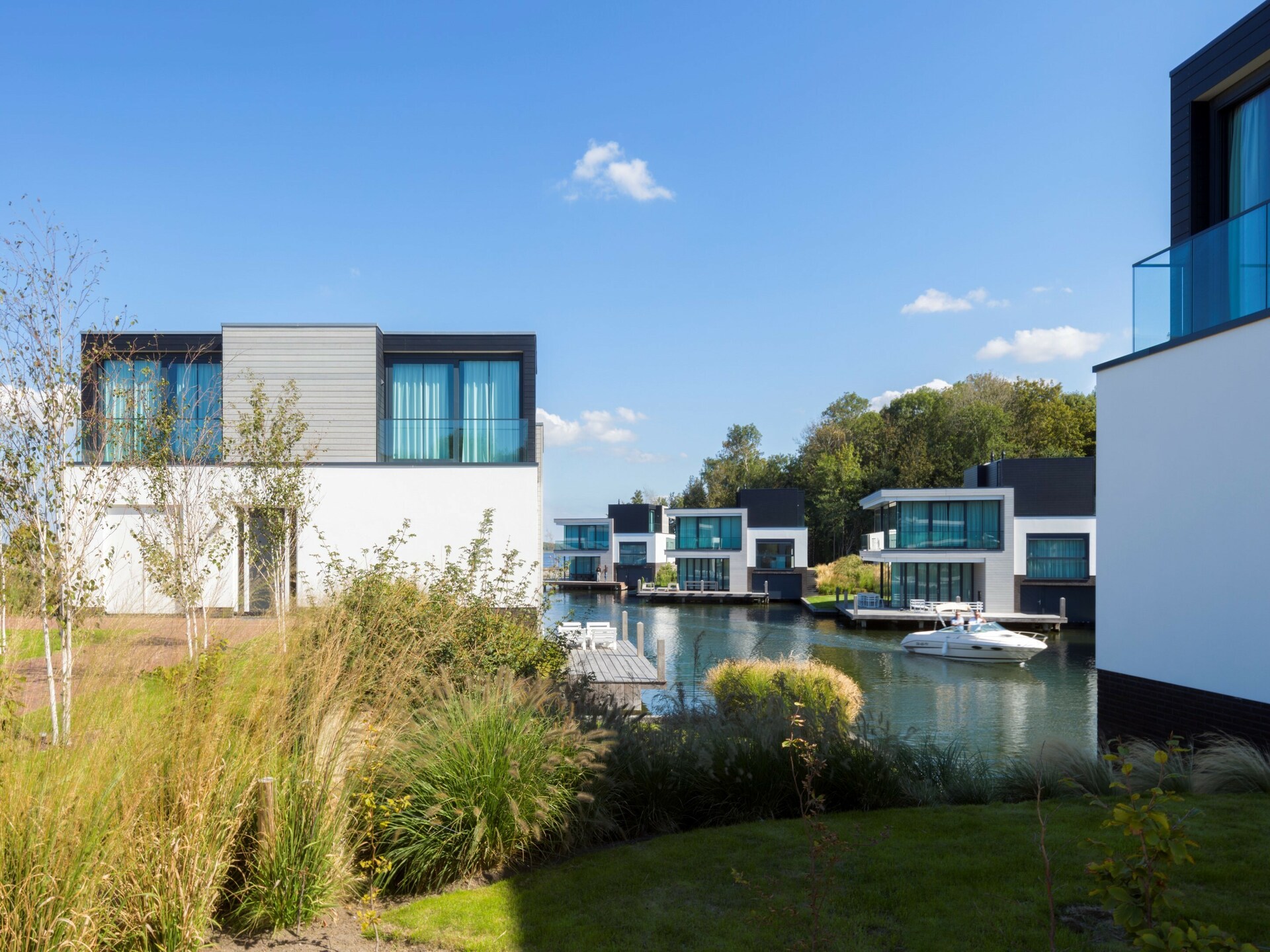 Luxe watervilla met Veerse Meer-zicht en 3 badkamers in Arnemuiden - foto 7