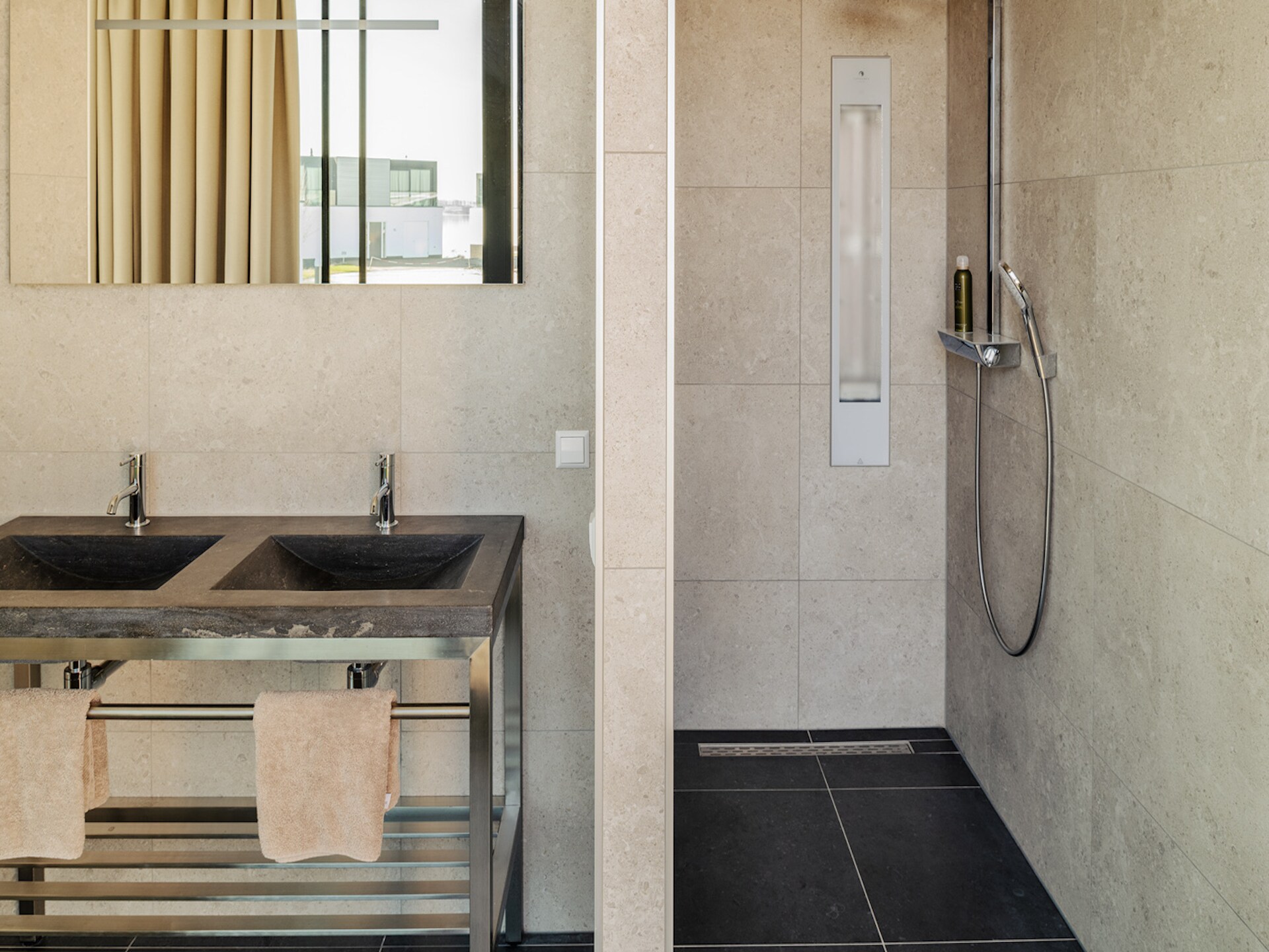 Luxe watervilla met Veerse Meer-zicht en 3 badkamers in Arnemuiden - foto 27