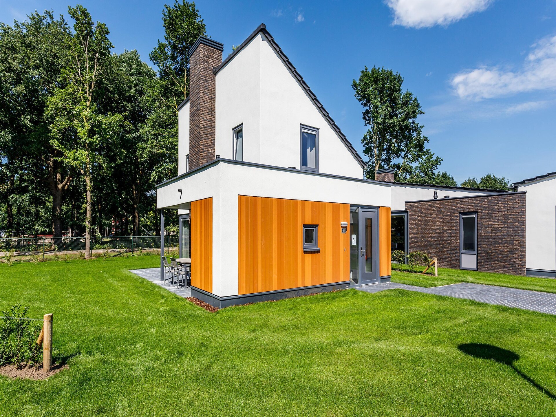 Vrijstaande familievilla op 5-sterrenpark Buitenhof De Leistert in Limburg - foto 1