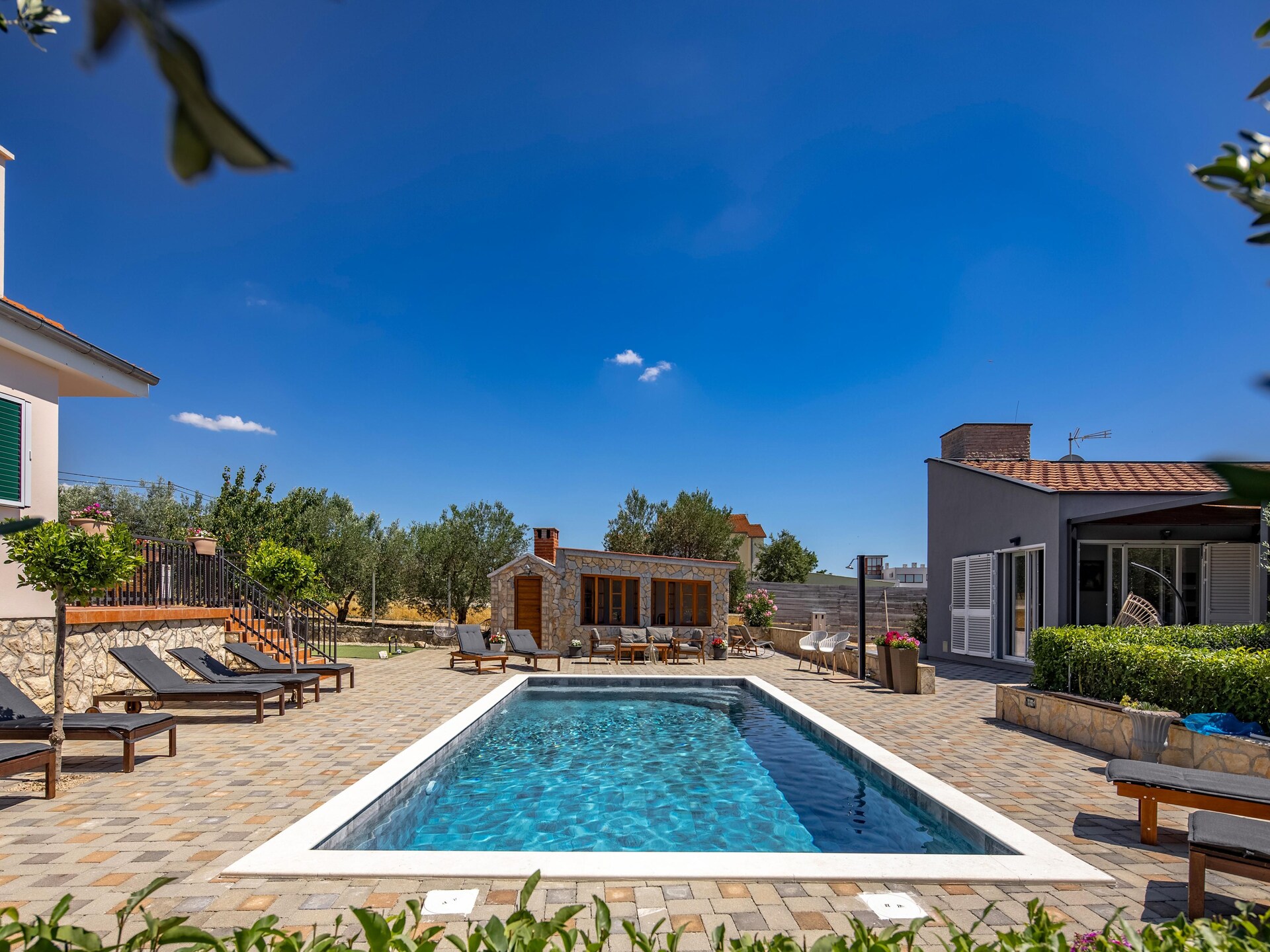 Moderne villa voor 12 personen met privézwembad nabij Zadar - foto 19
