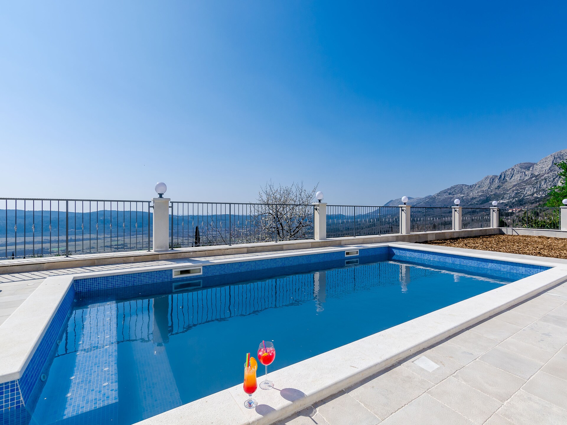 Moderne villa met privézwembad en weids uitzicht bij Gruda - foto 2