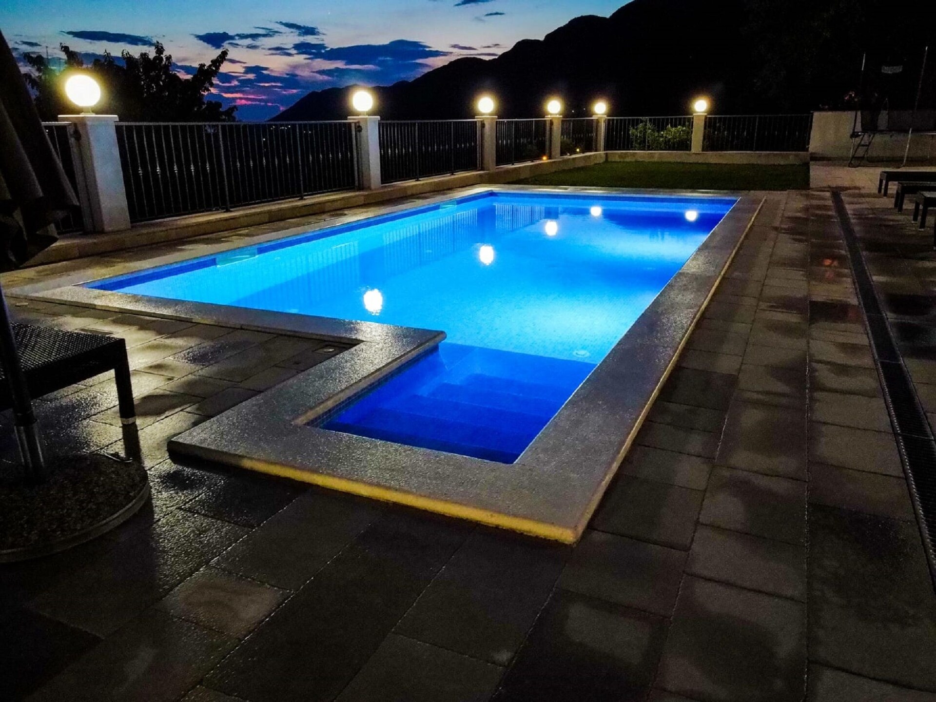 Moderne villa met privézwembad en weids uitzicht bij Gruda - foto 14