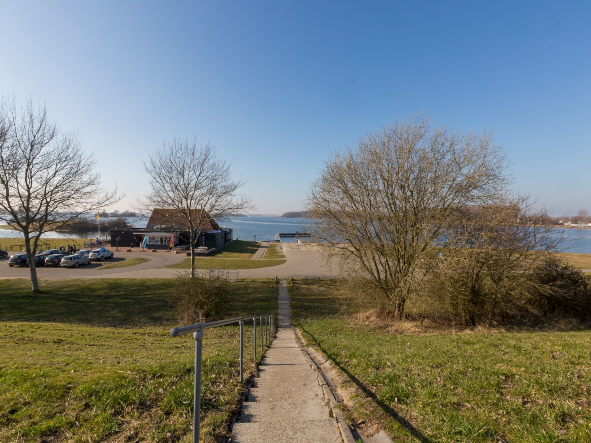 Vrijstaand vakantiehuis aan Veerse Meer met tuin en golfbaan - foto 31