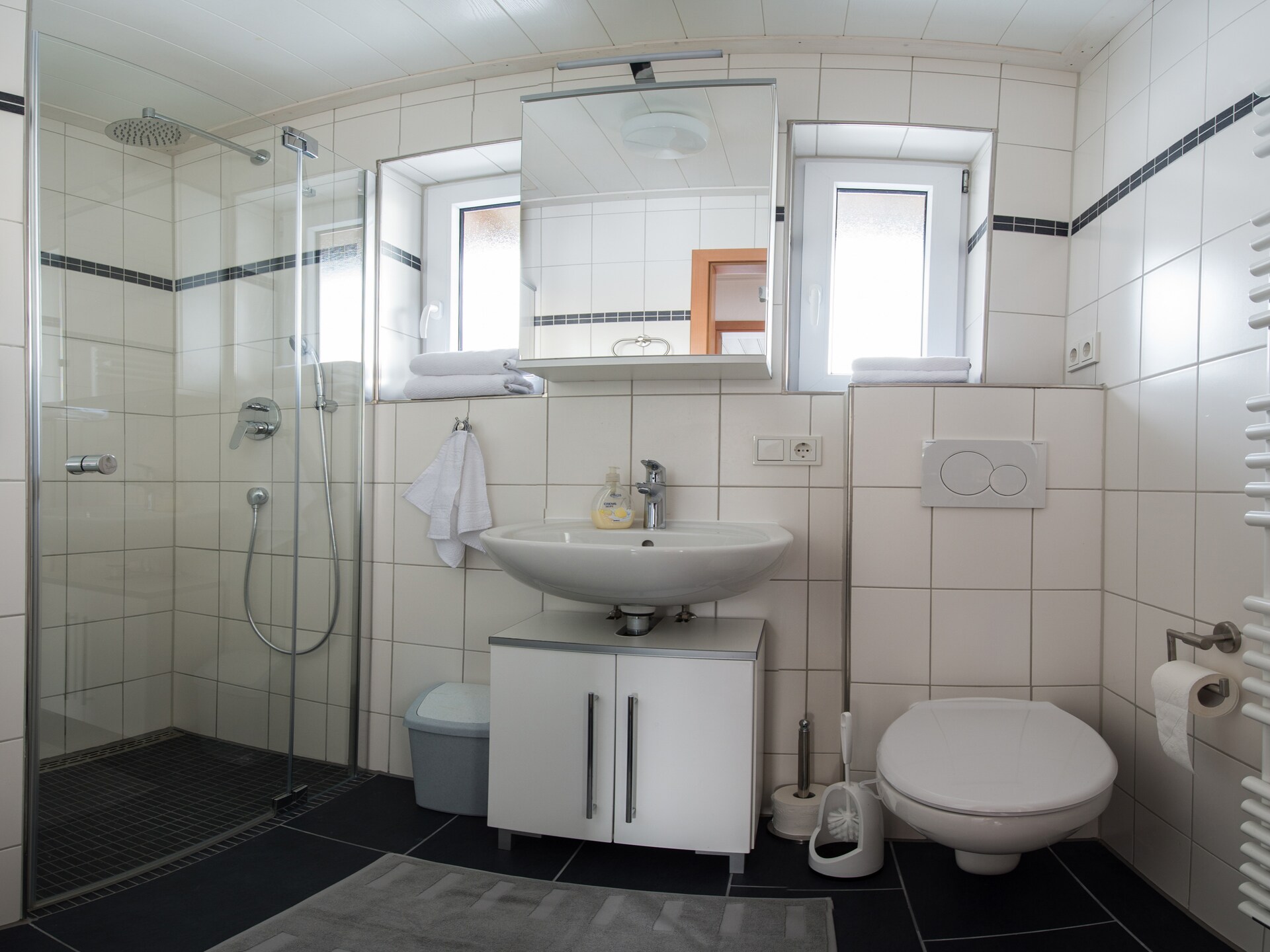 Knus vakantiehuis met privésauna bij Burggen, vlakbij de Alpen - foto 13