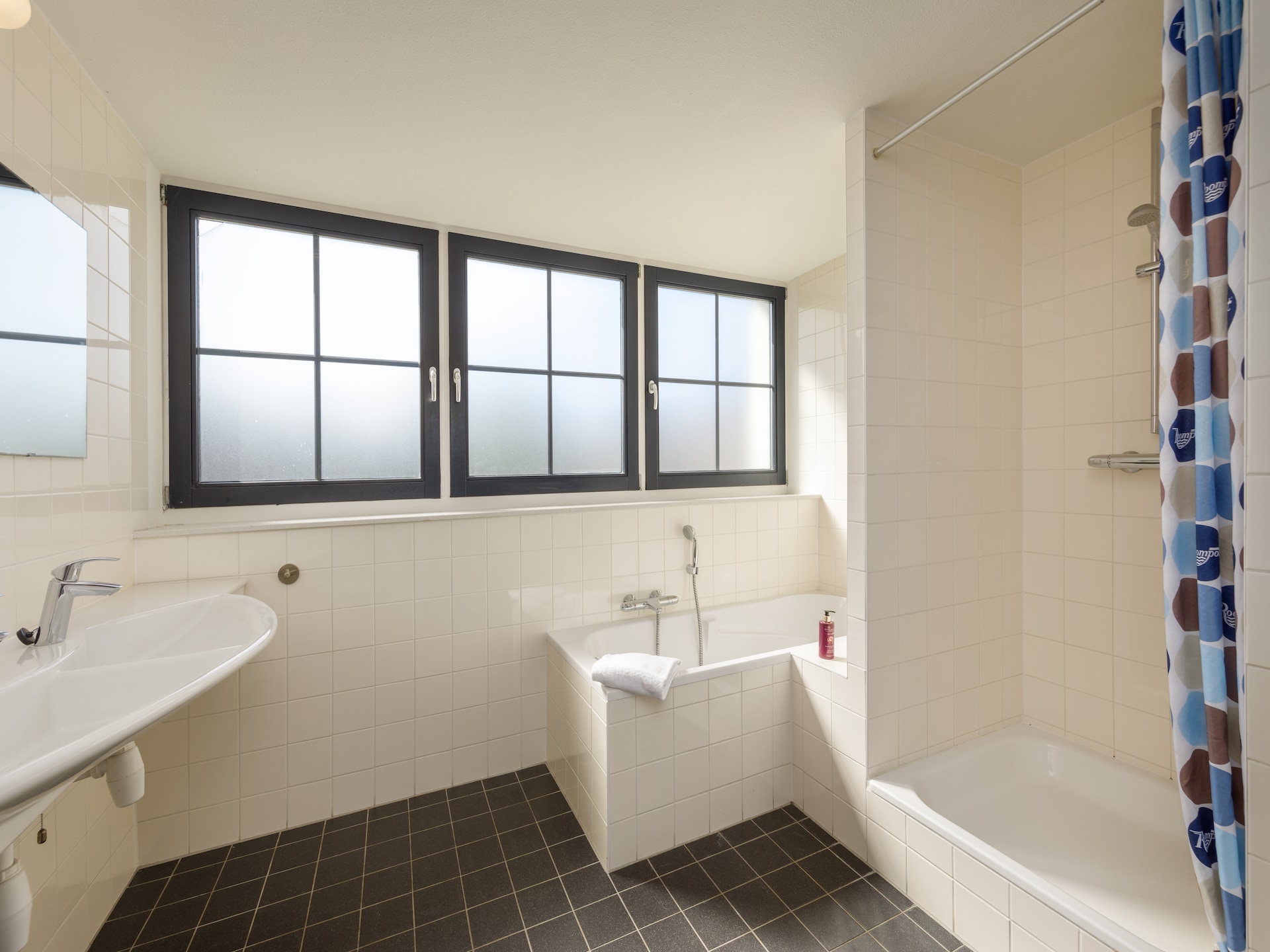 Modern vakantiehuis aan het water in Marinapark Volendam - foto 16