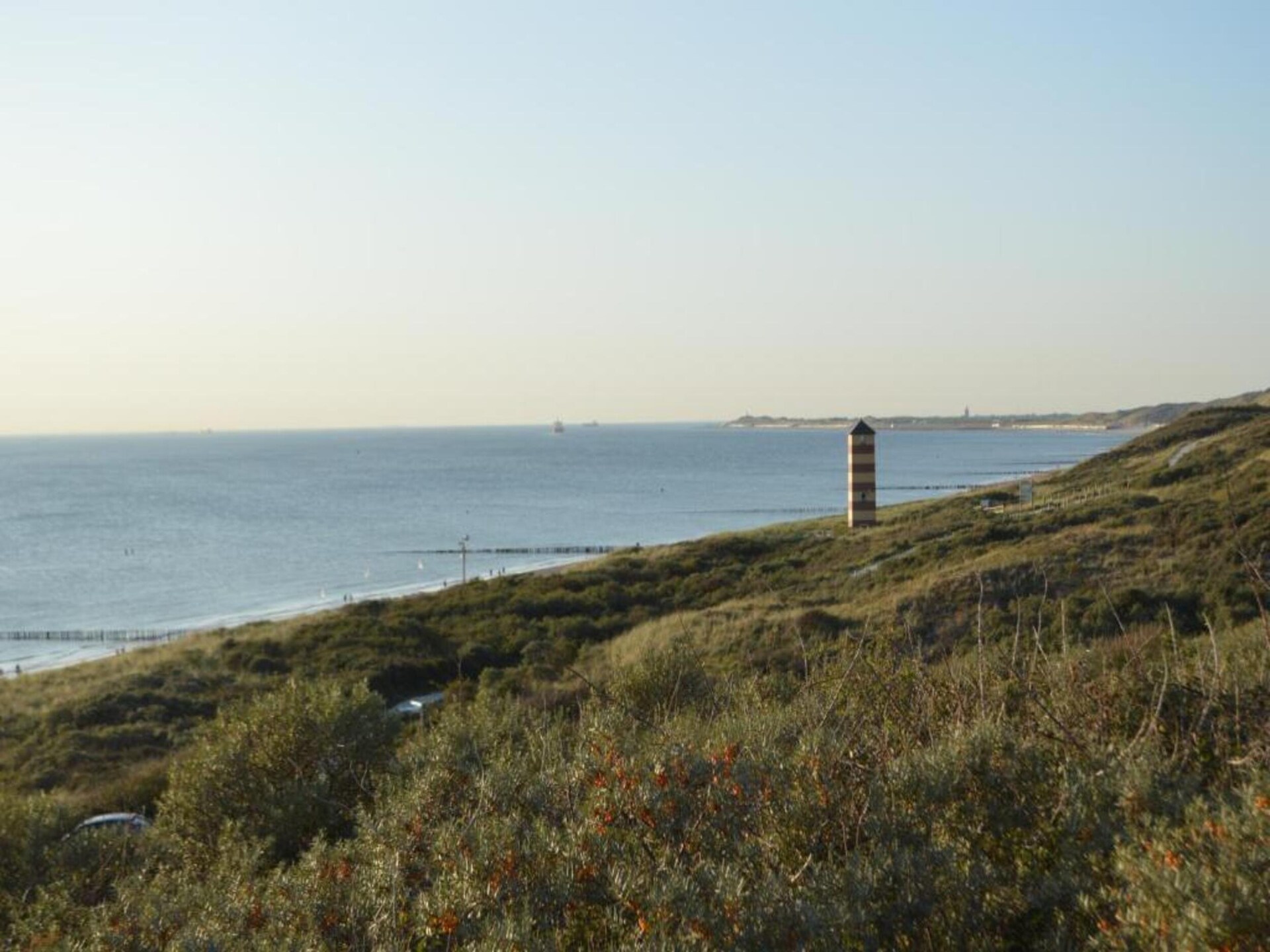 Vrijstaand boshuis met luxe tuin op 200 meter van het strand - foto 24