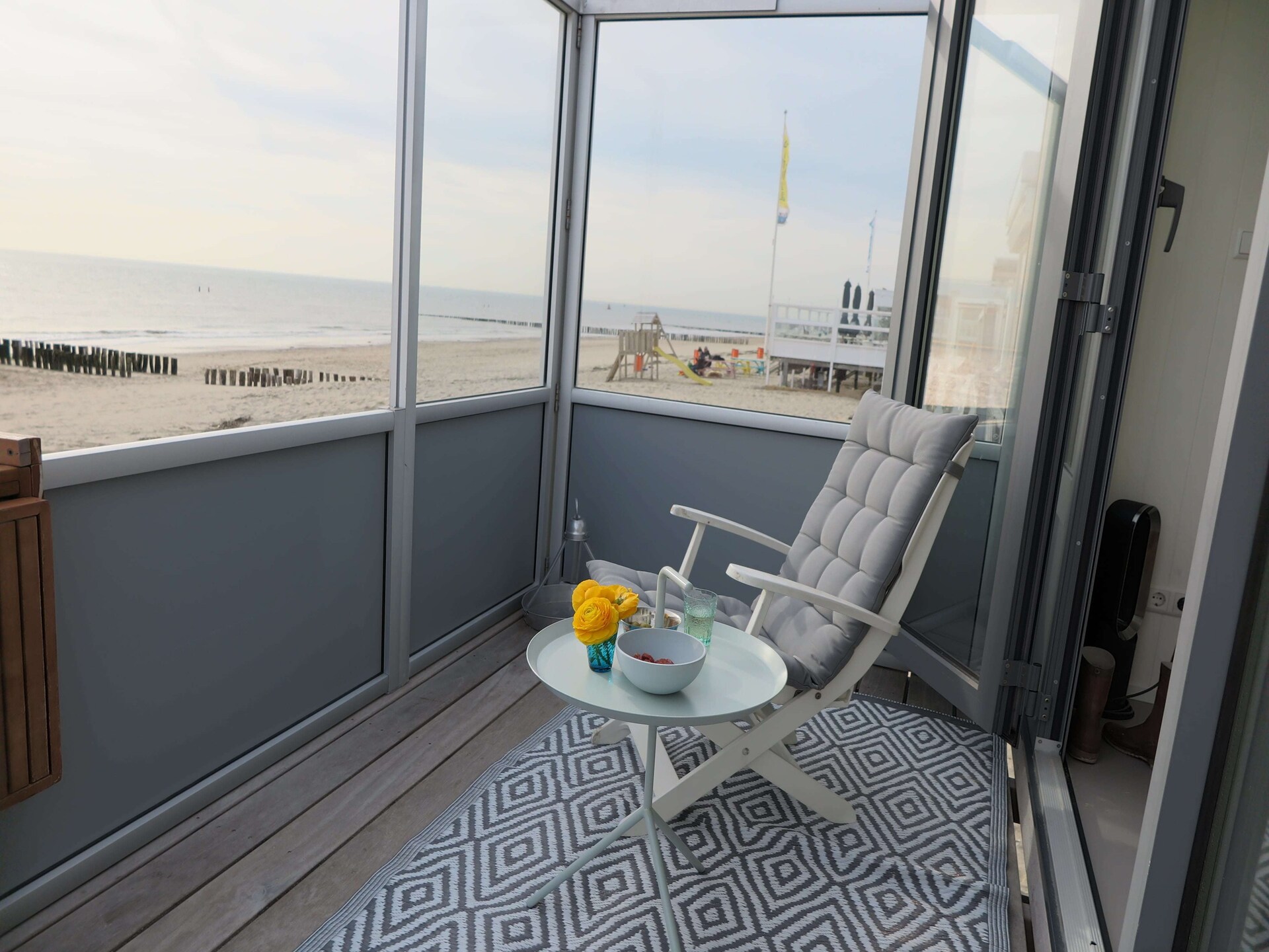 Slaapstrandhuisje Dishoek 60: slapen met de golven als achtergrondmuziek - foto 10