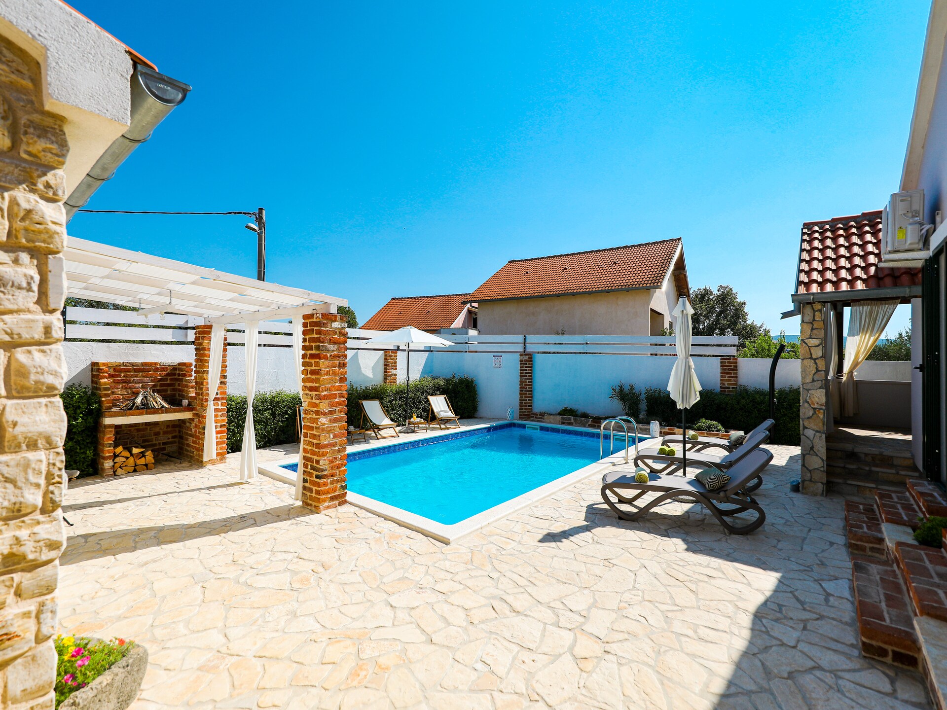 Villa Ikka in Pridraga: authentieke stenen villa met privézwembad bij Zadar - foto 33