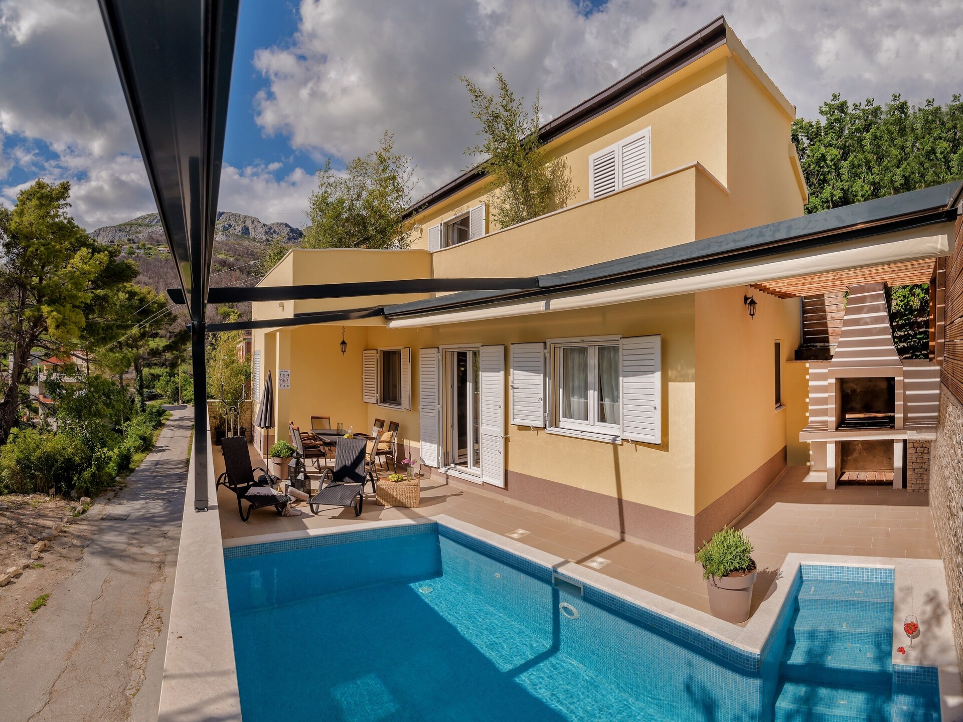 Ruime villa voor 9 personen met privézwembad bij Split - foto 1