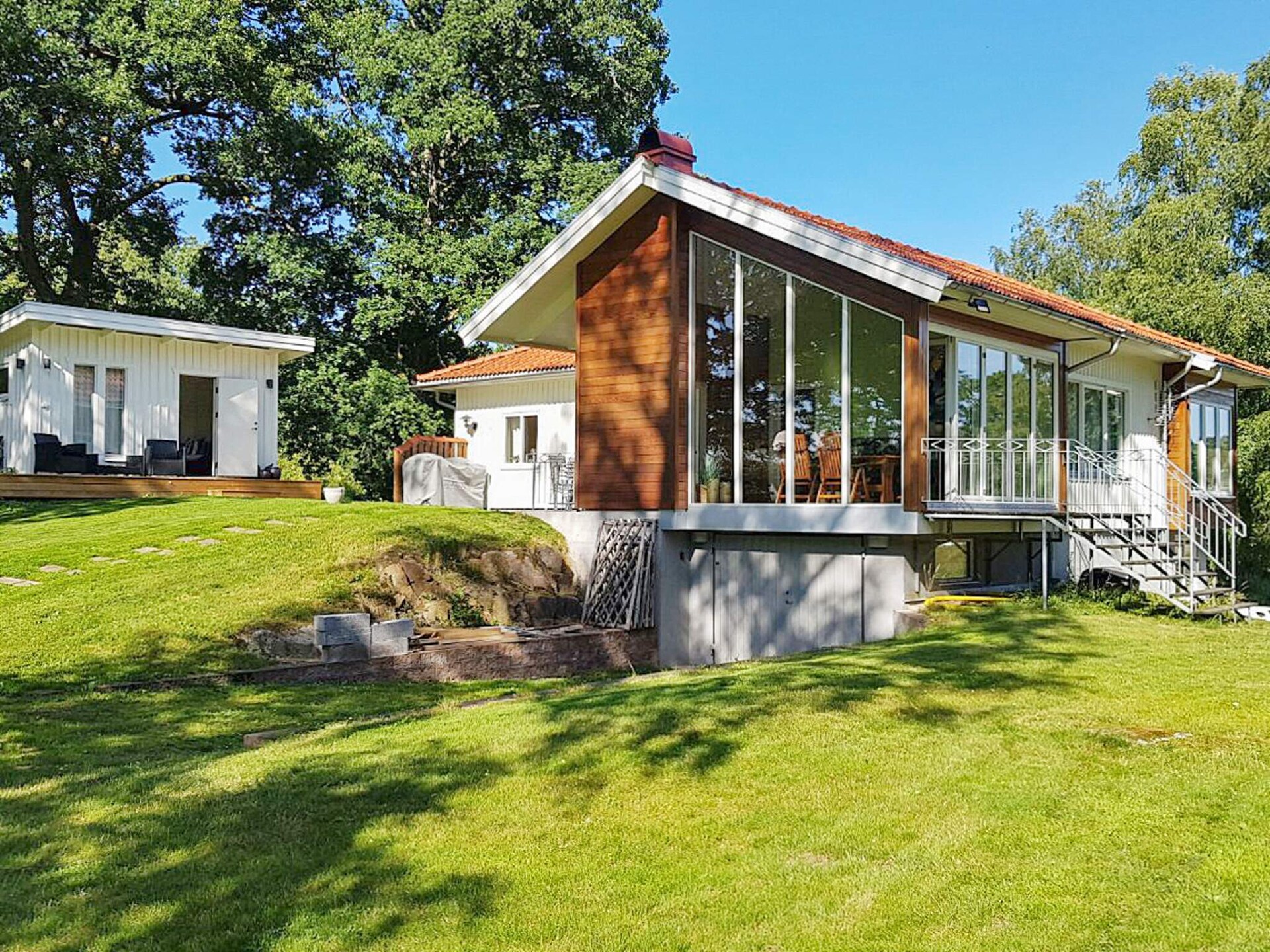 Vrijstaand vakantiehuis met sauna en zicht op Kalvsjön in Jämtland - foto 1