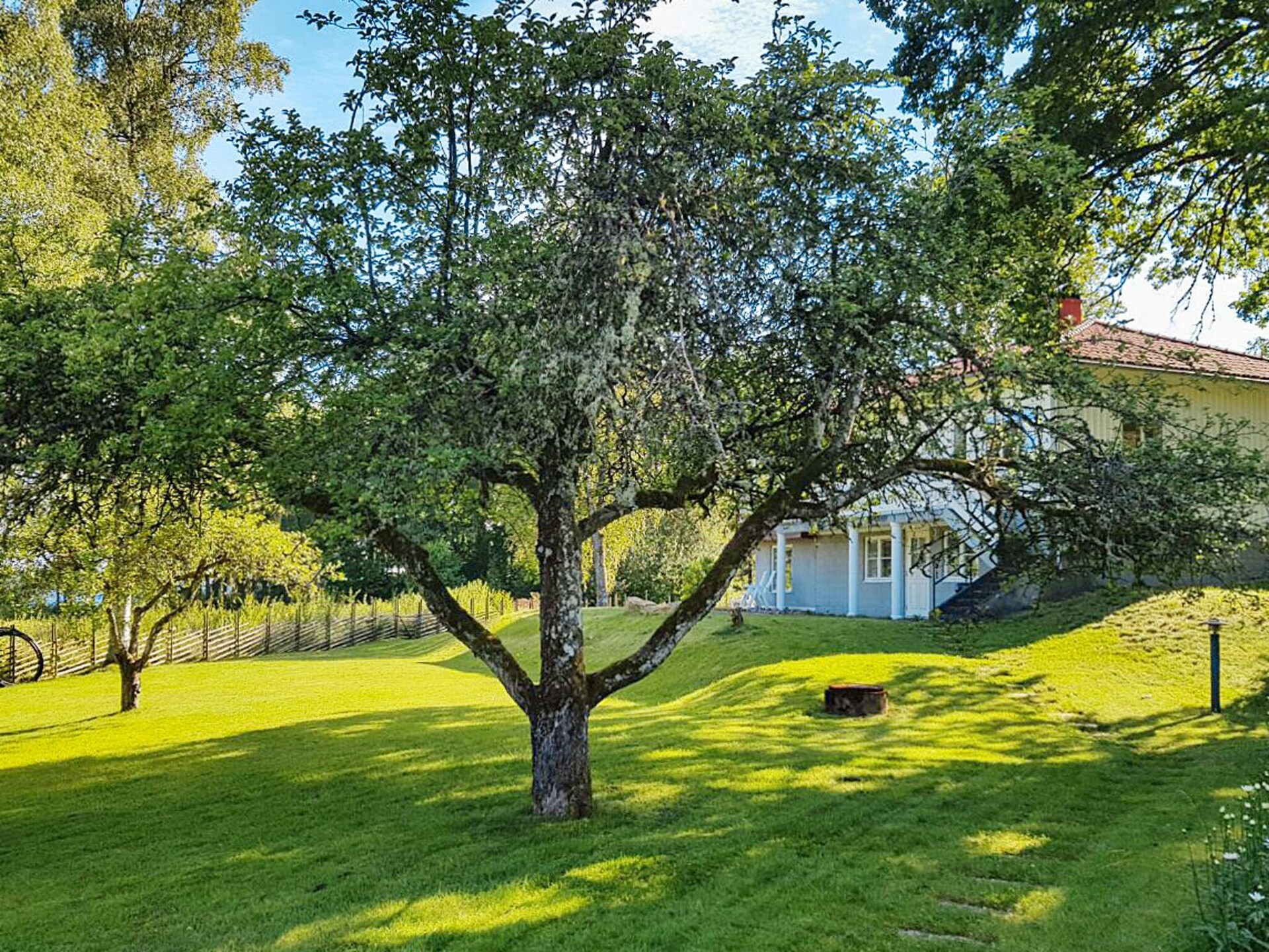 Vrijstaand vakantiehuis met sauna en zicht op Kalvsjön in Jämtland - foto 4